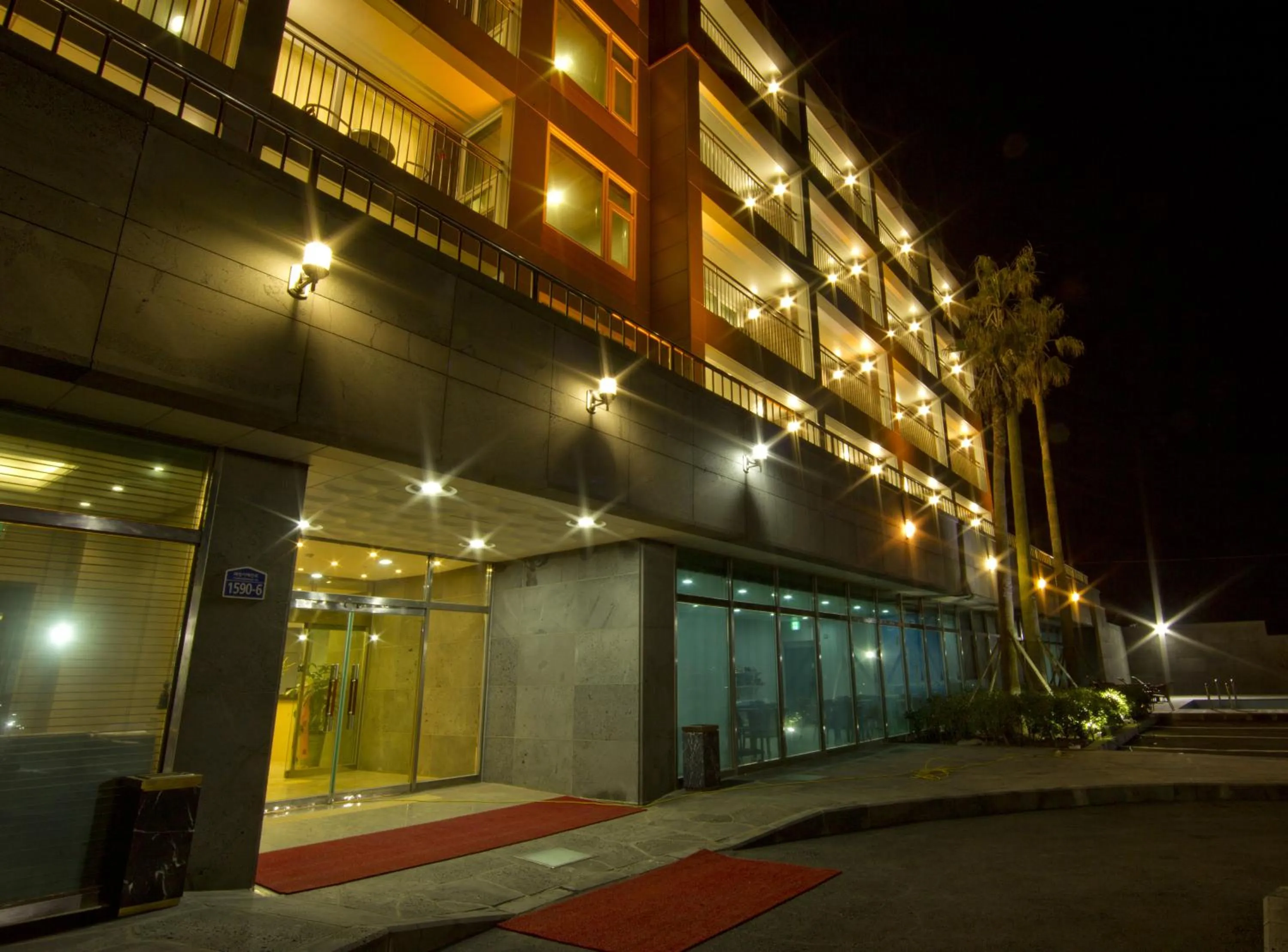 Facade/entrance in O2Heal resort