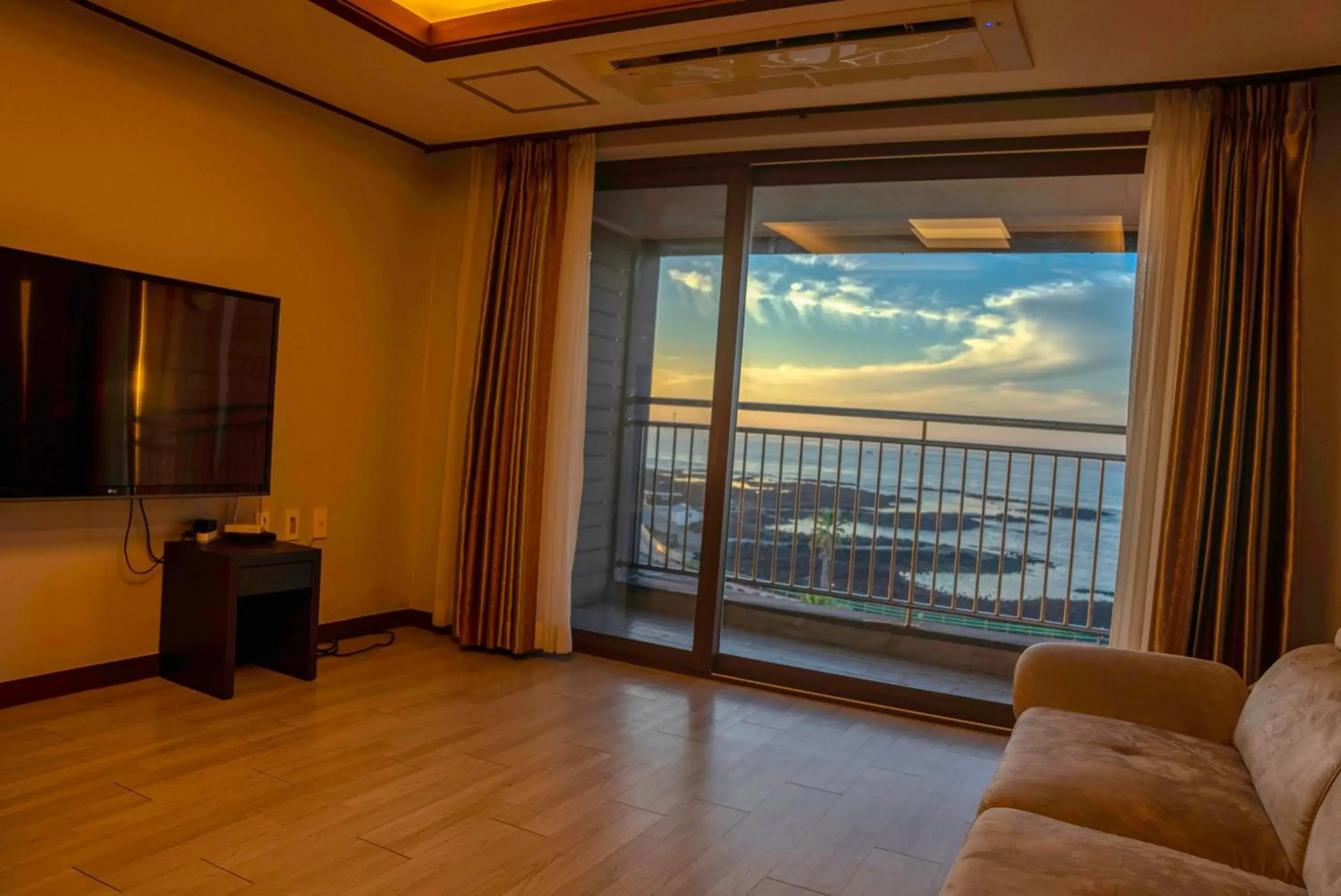 Family Room with Sea View in O2Heal resort Family Room with Sea View in O2Heal resort