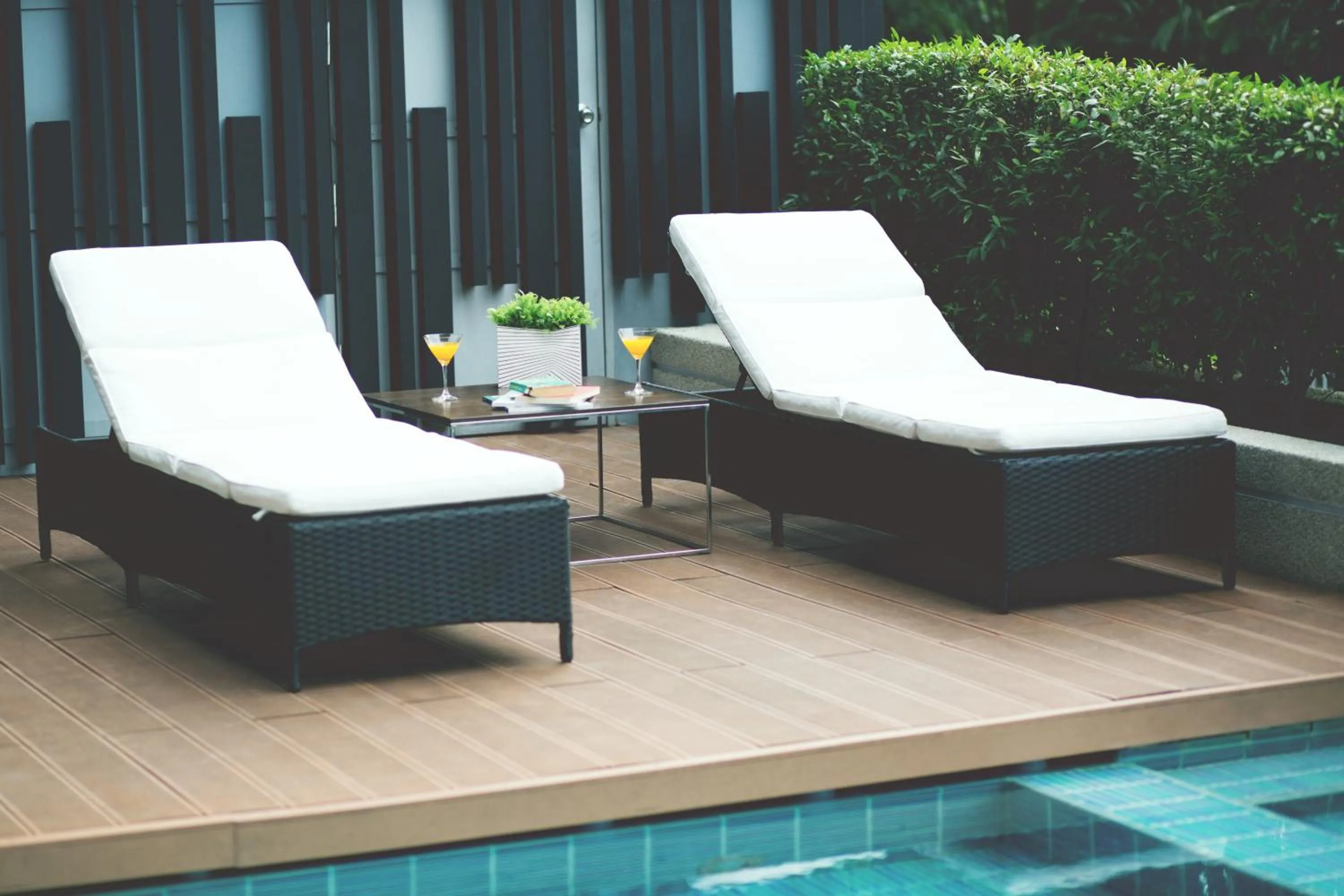 Swimming pool in Park 19 Hotel