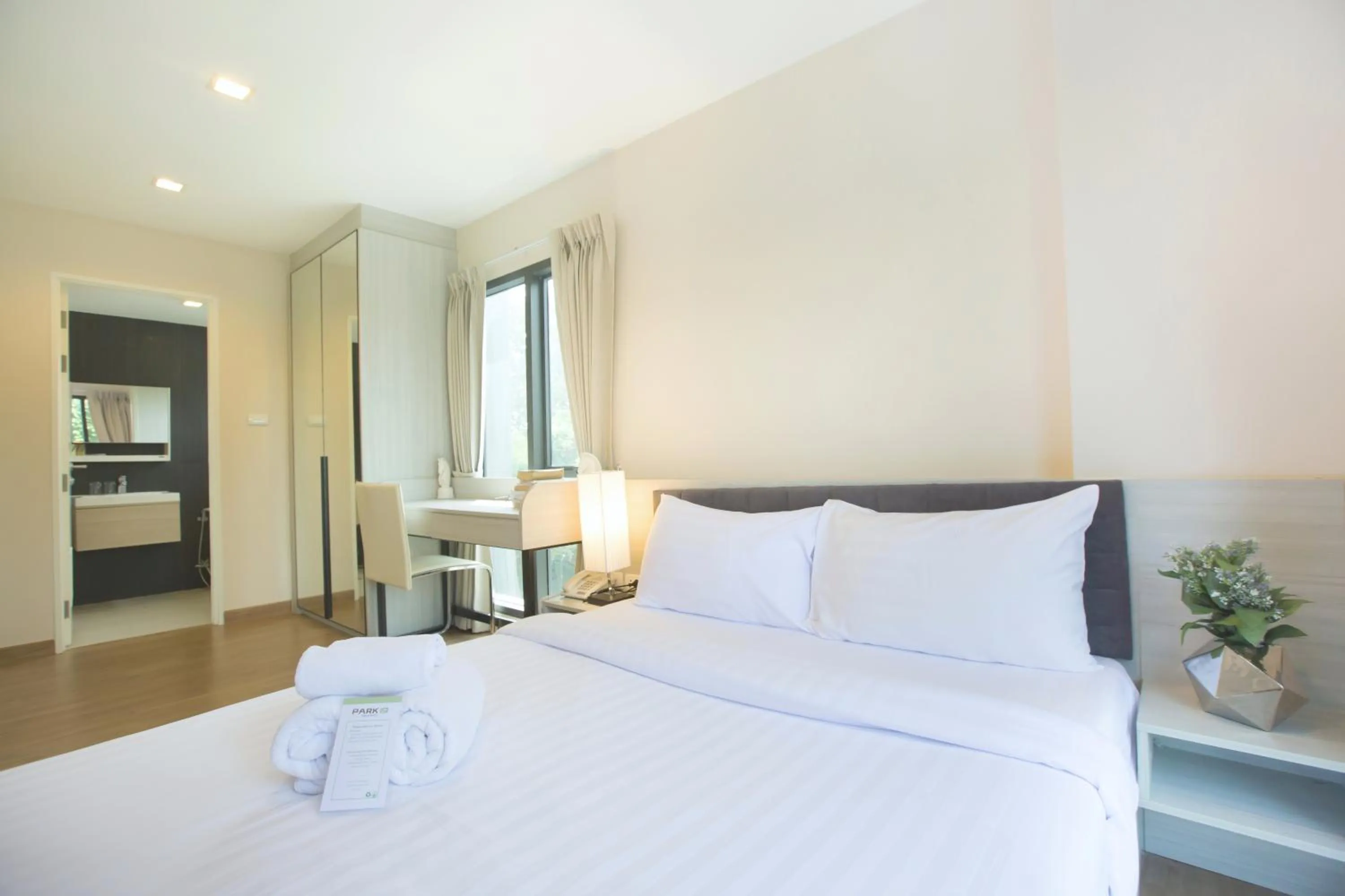 Bed in Park 19 Hotel