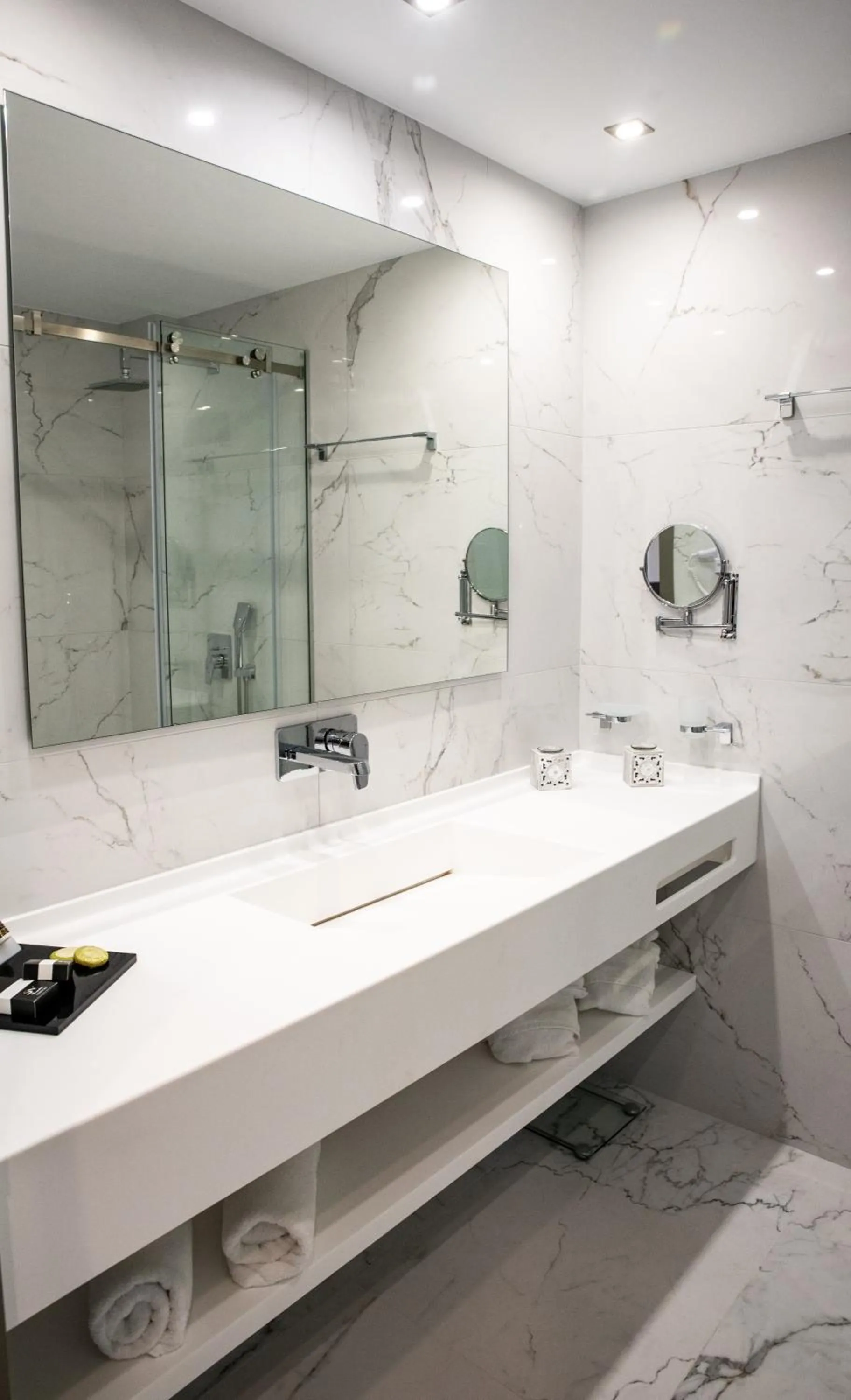 Bathroom in Lagaria Hotel