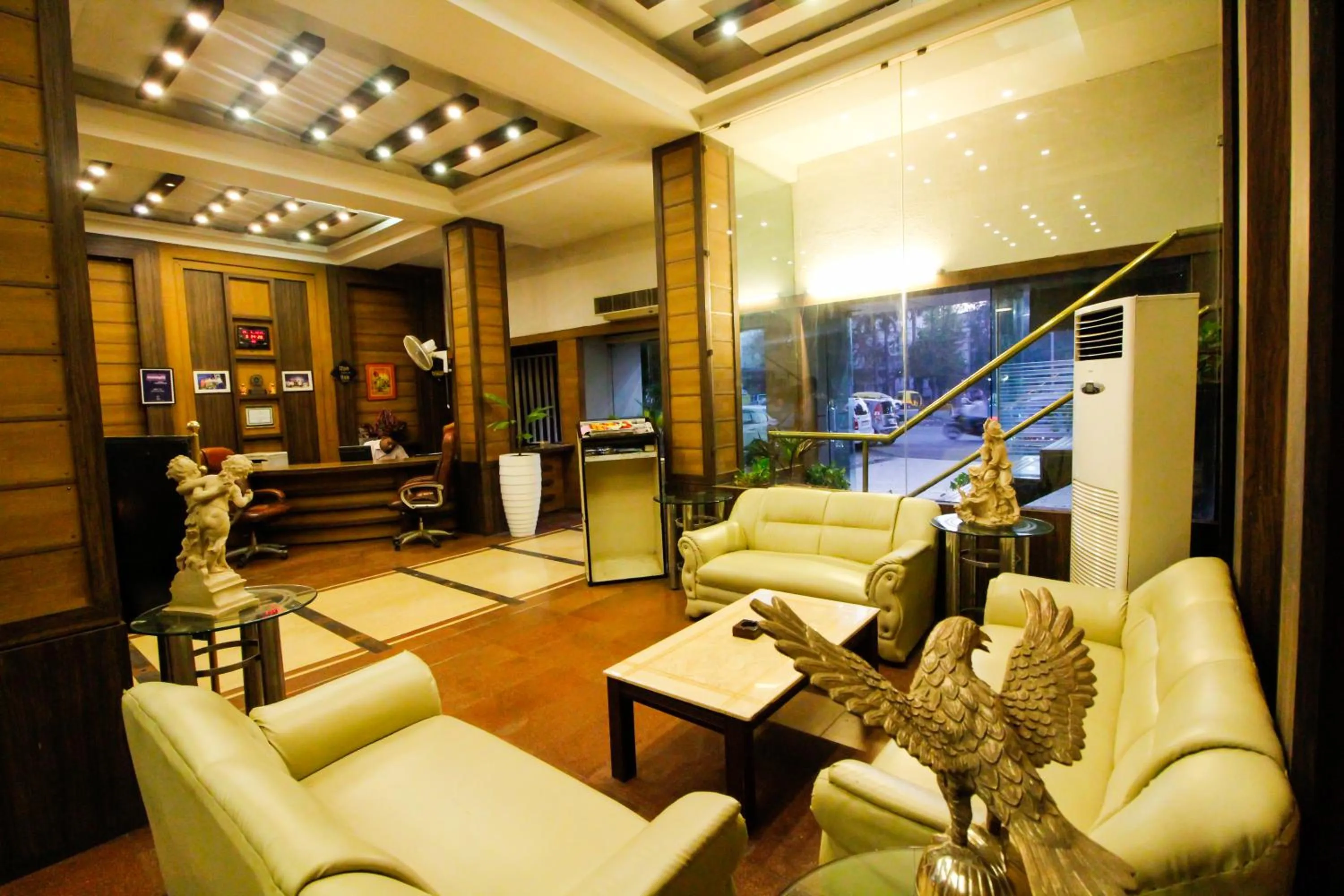 Lobby or reception in Hotel Rishi Regency