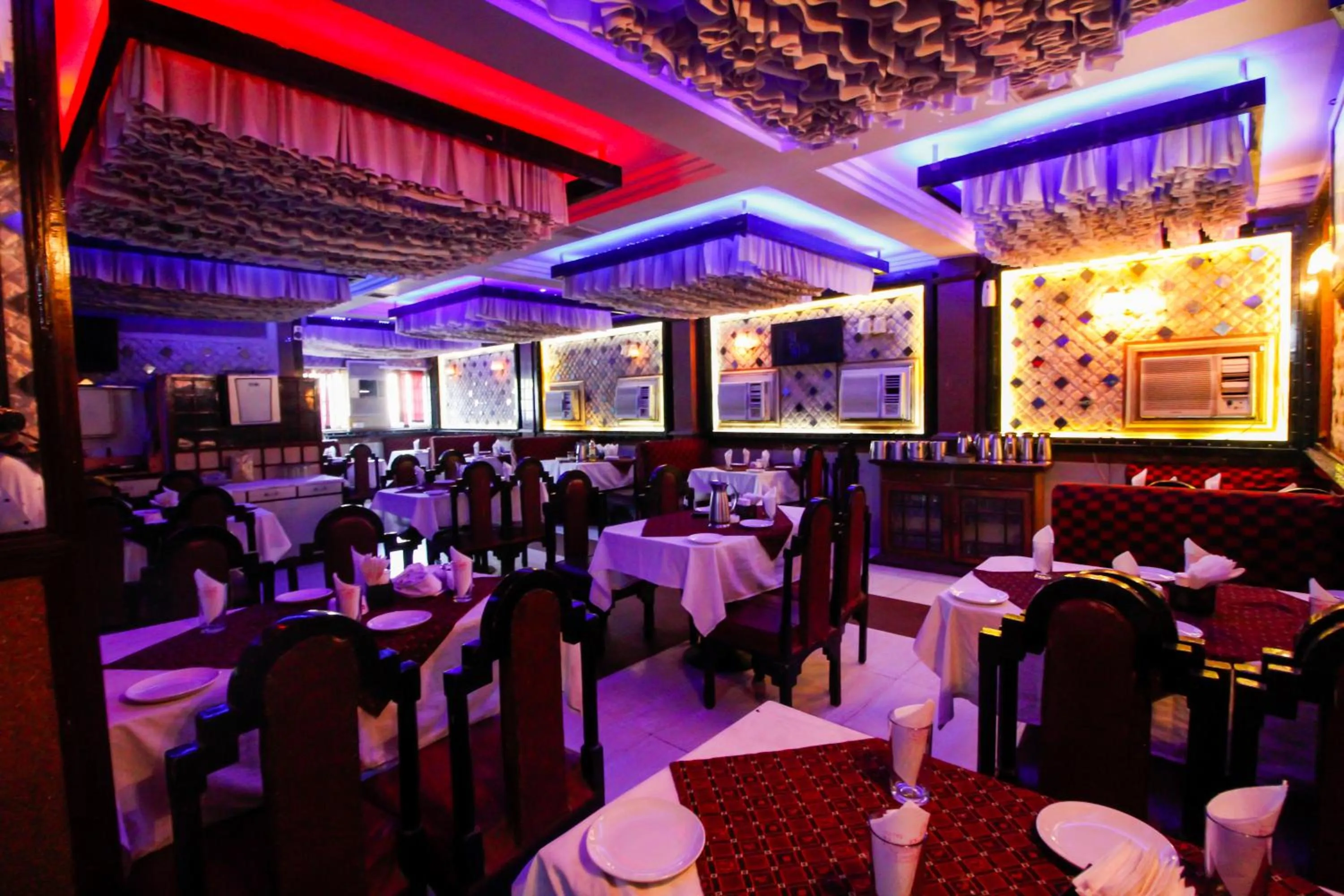 Lounge or bar in Hotel Rishi Regency