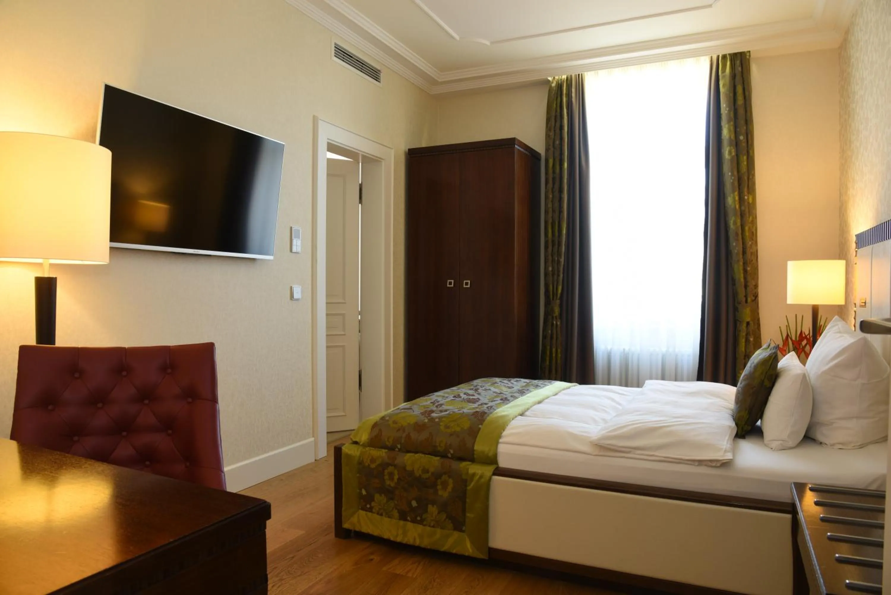 Photo of the whole room, Bed in Kleiner Rosengarten