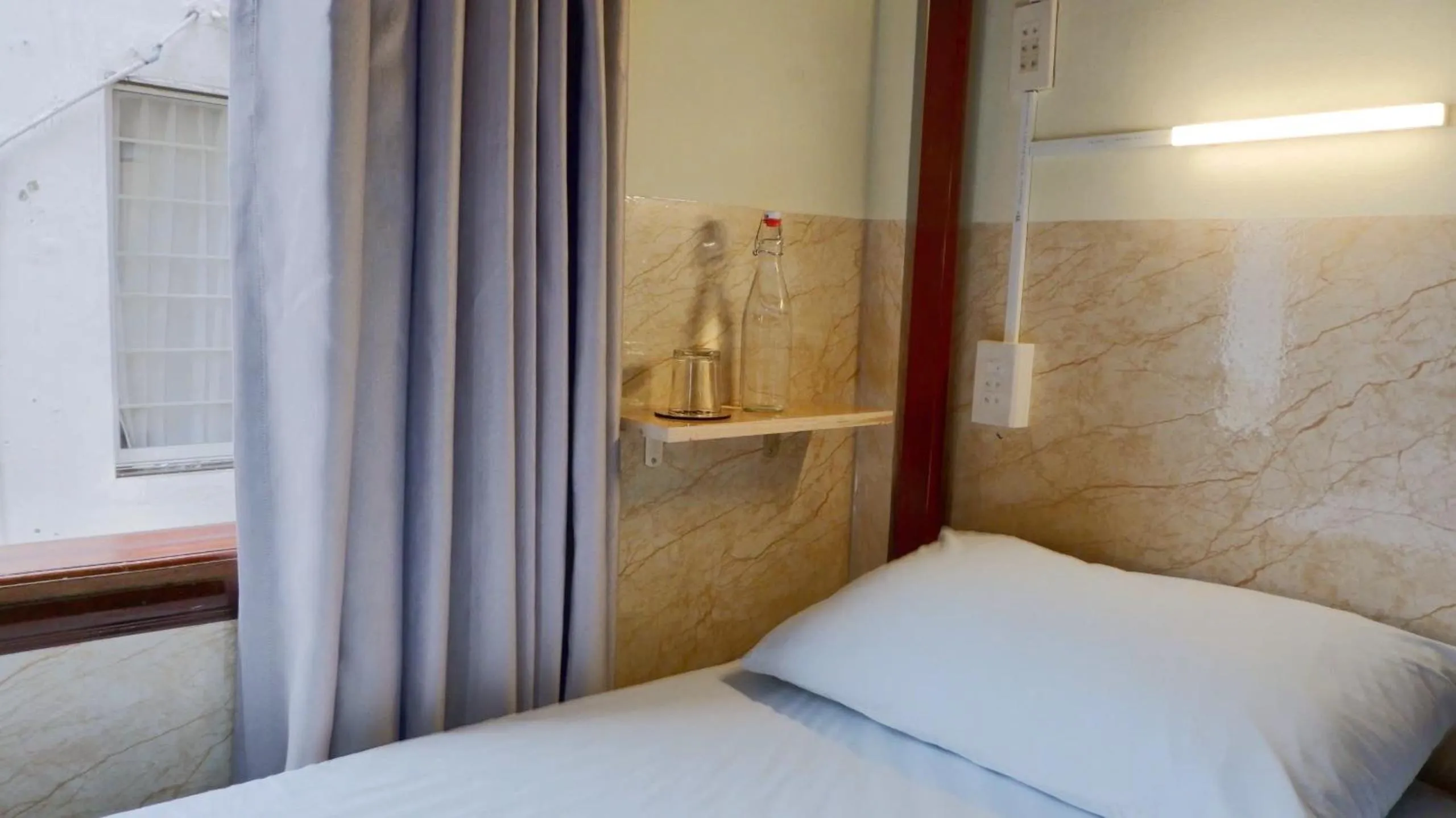 Bed in Hue Ancient Town - Homestay in Hue