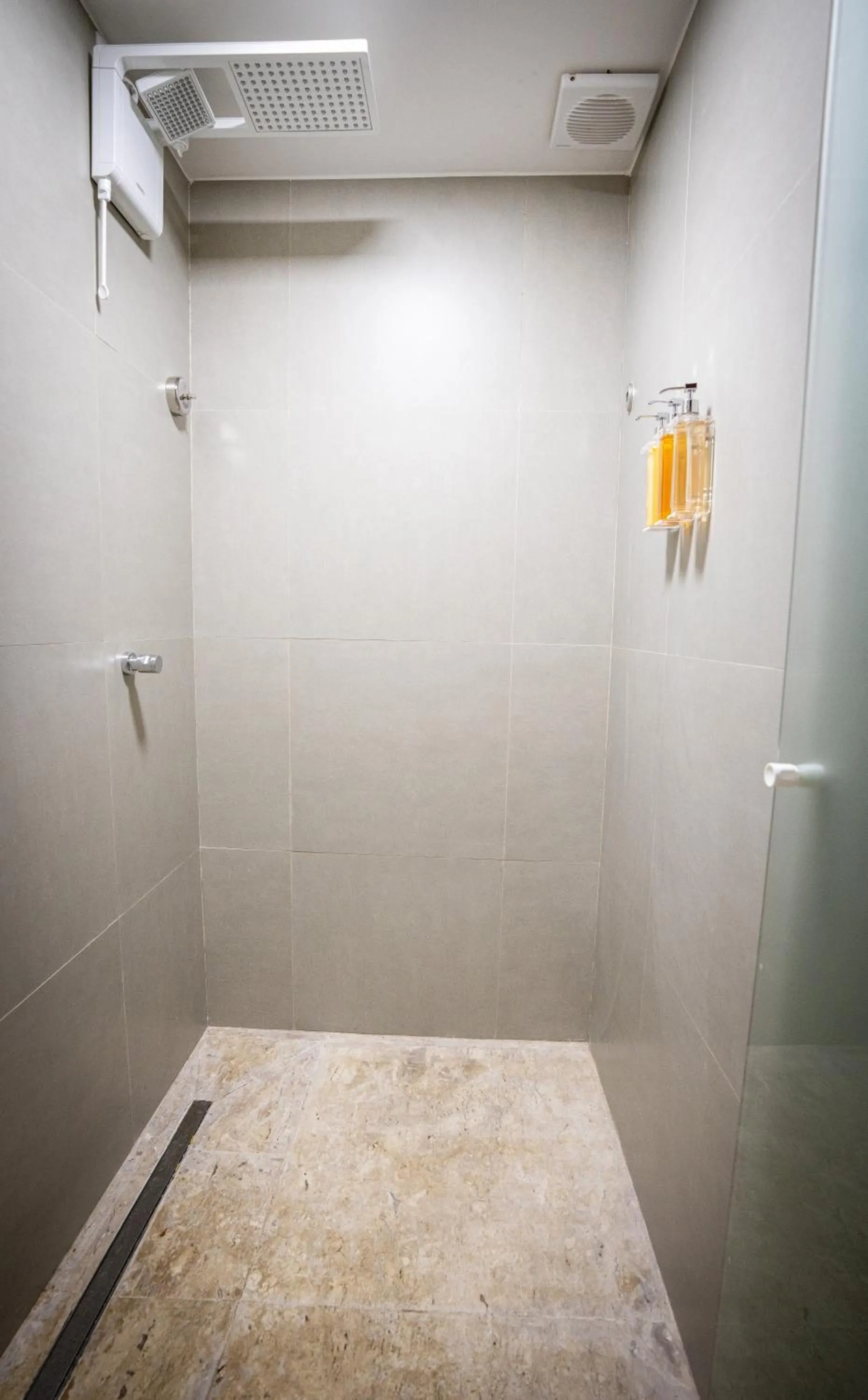 Shower in Amaná Hotel