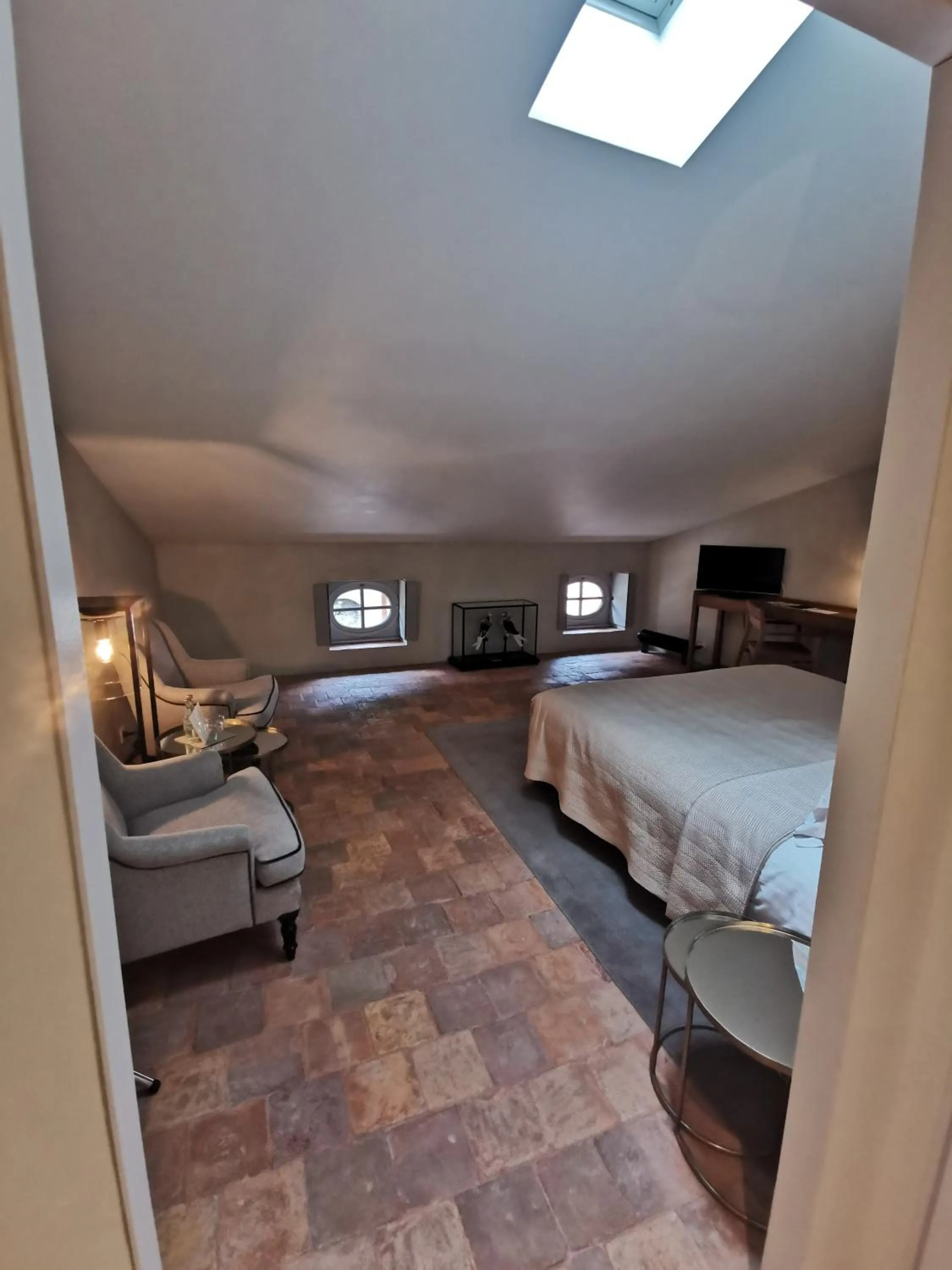 Bed in Hôtel de la Villeon