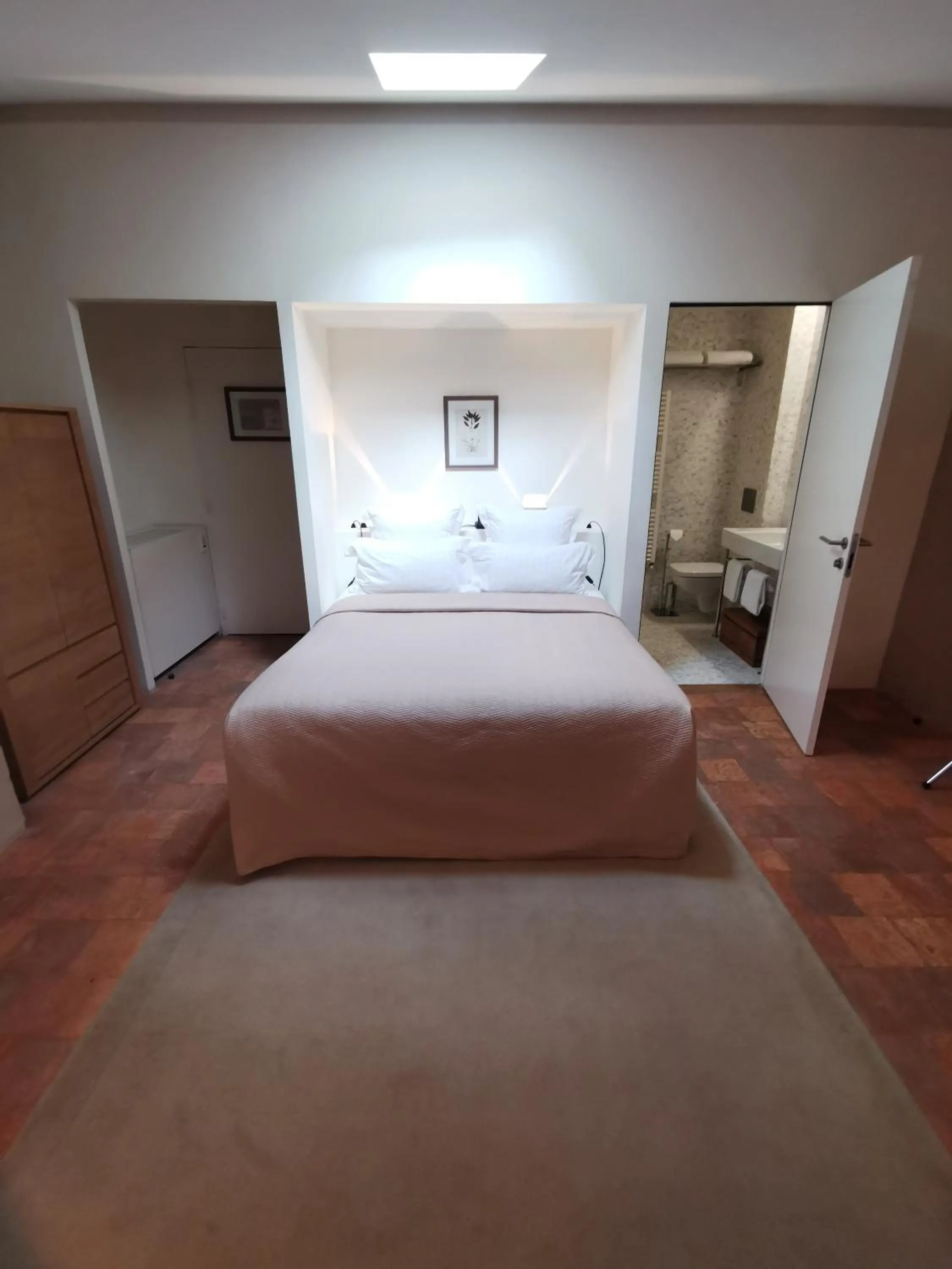 Bed in Hôtel de la Villeon