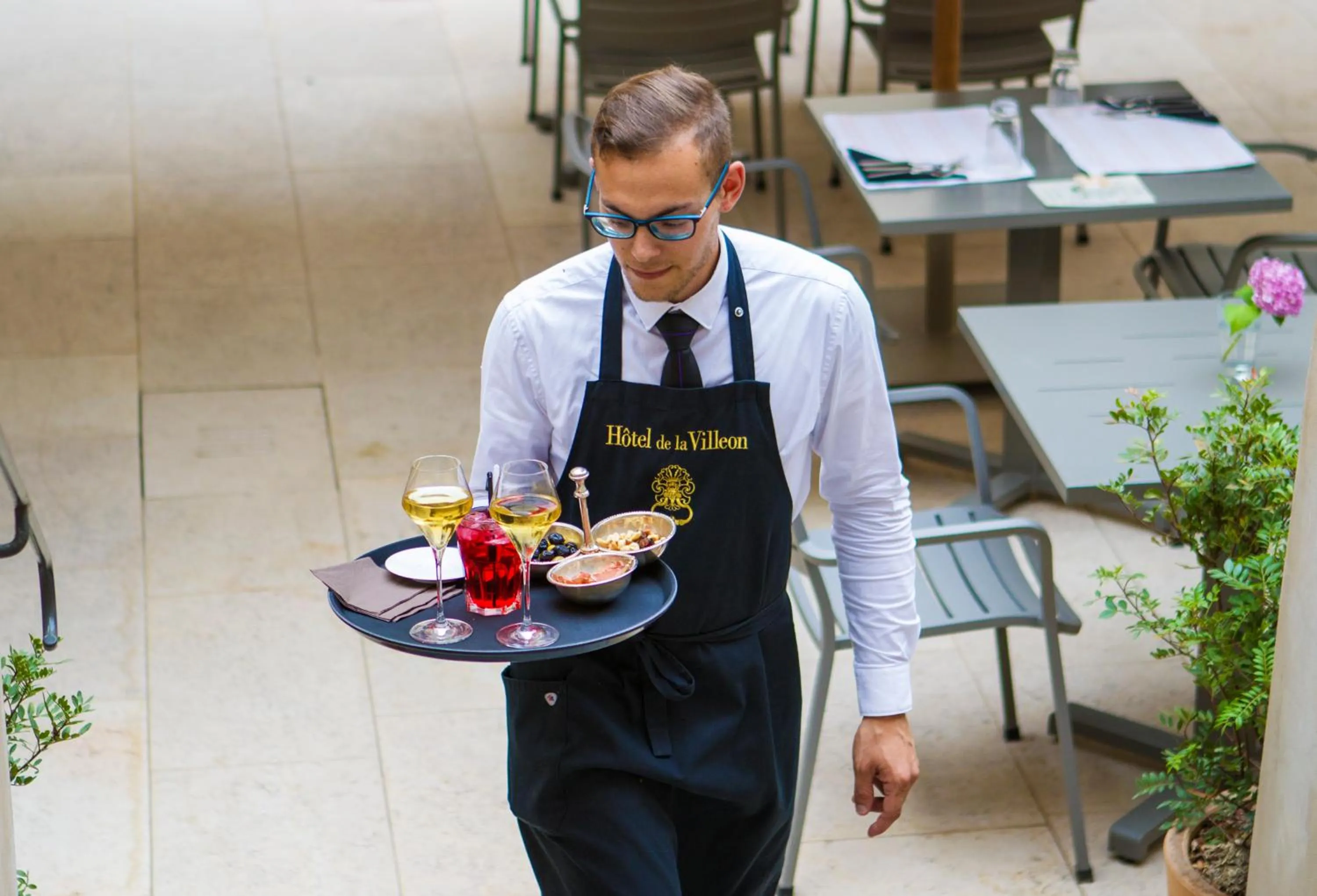 Patio in Hôtel de la Villeon