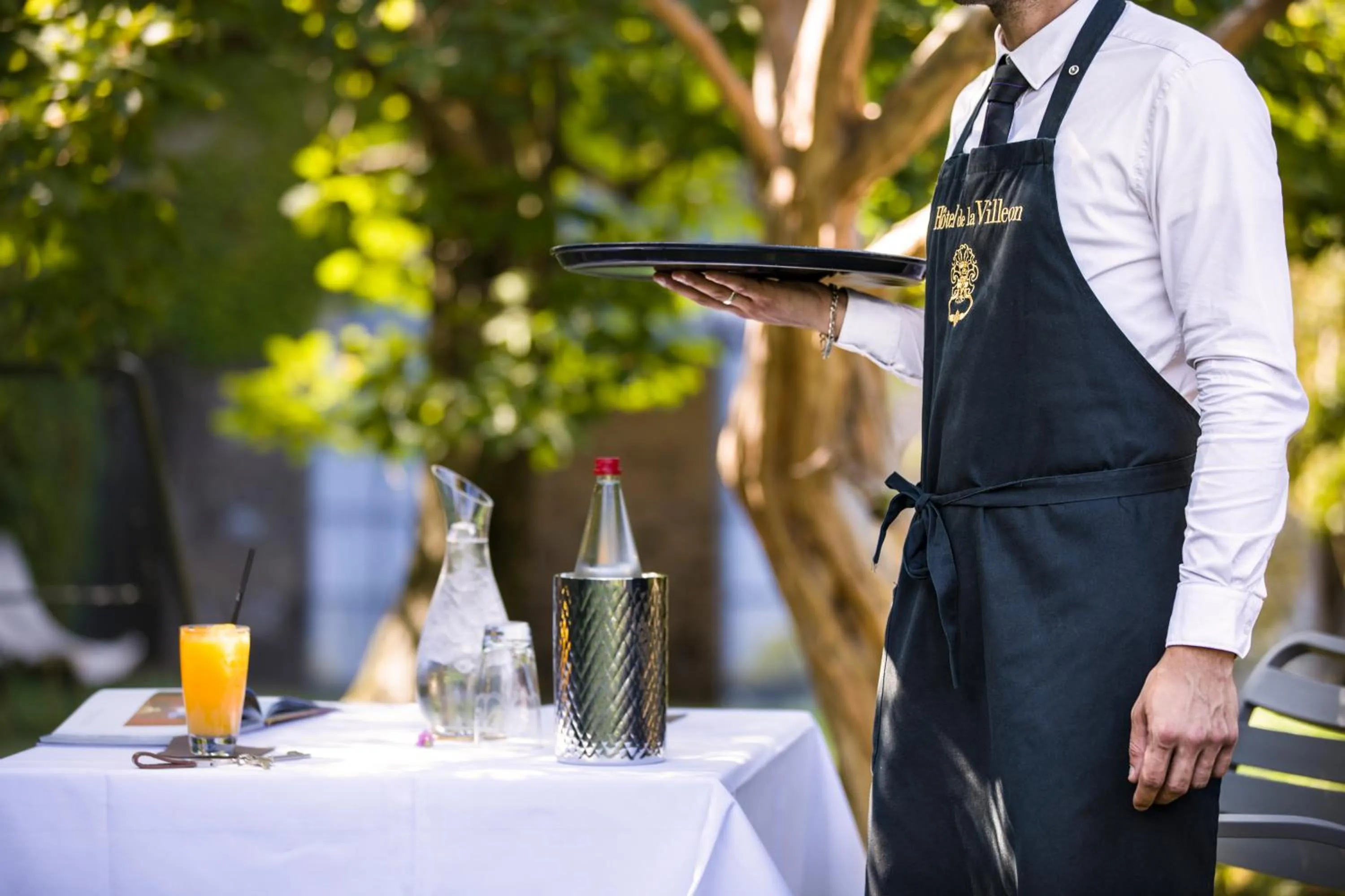 Staff in Hôtel de la Villeon