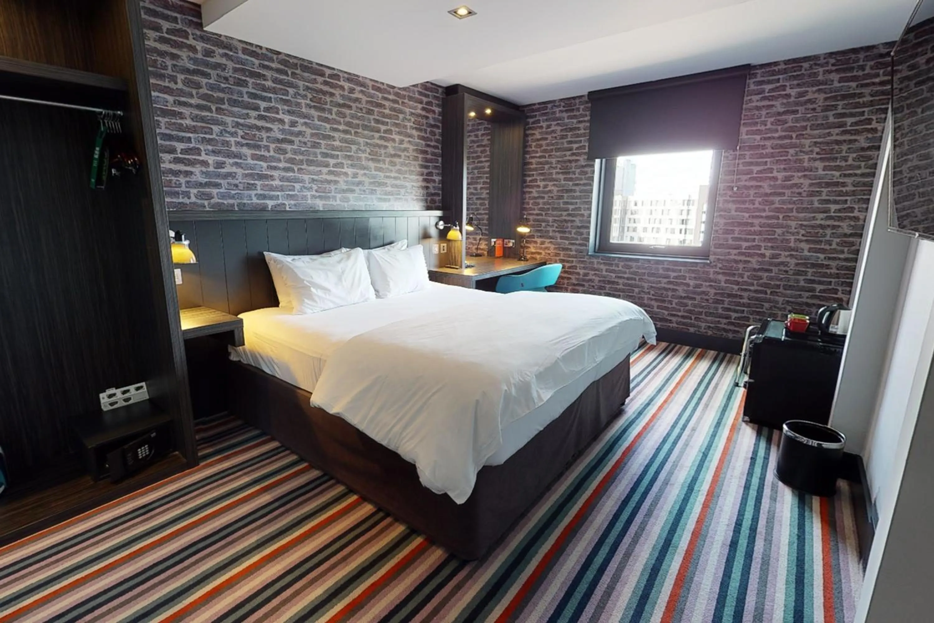 Bedroom, Bed in Village Hotel Glasgow