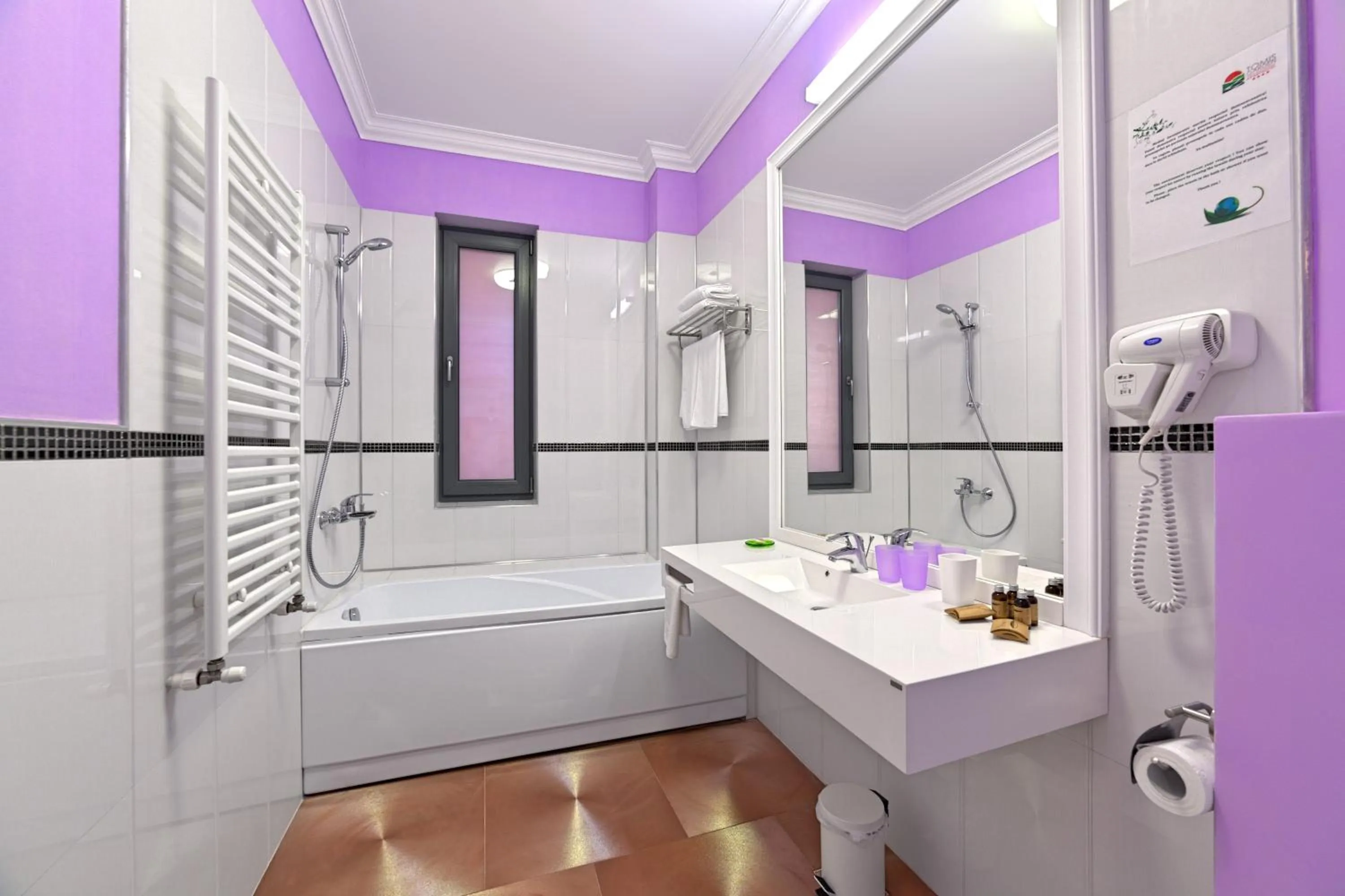 Bathroom in Tomis Garden Apartments Mamaia