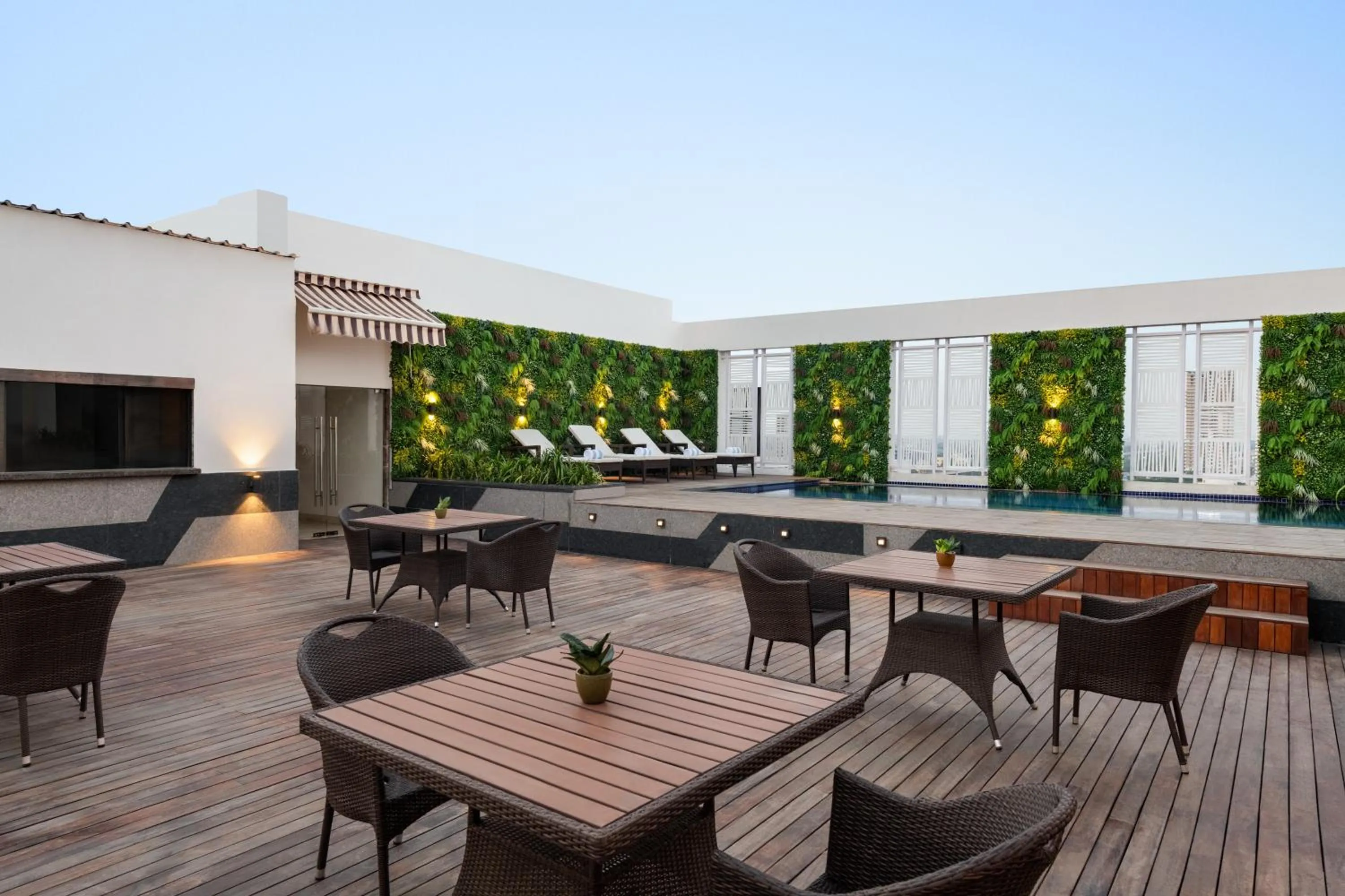 Swimming pool in Ramada by Wyndham Ghaziabad Vasundhara