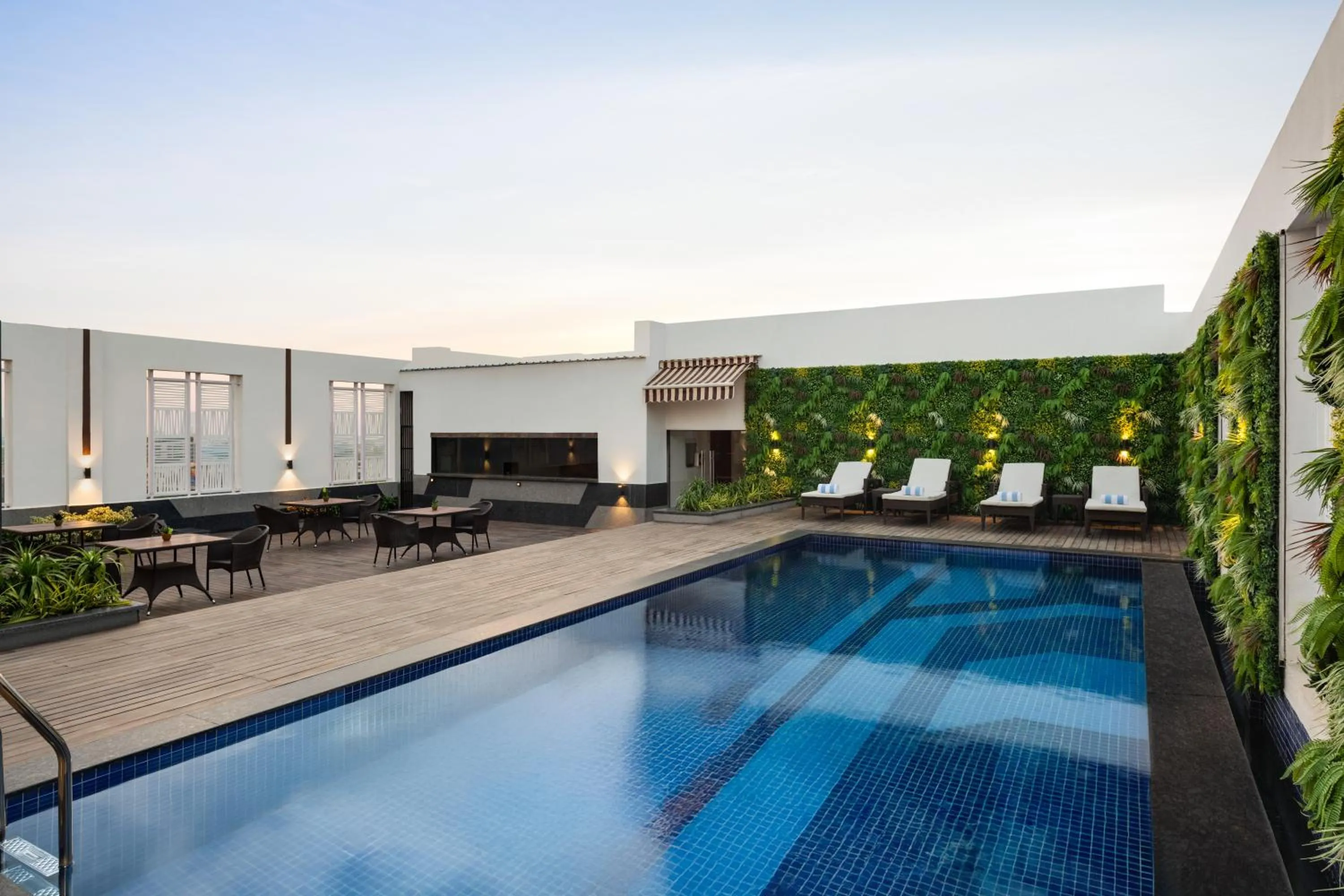 Swimming pool in Ramada by Wyndham Ghaziabad Vasundhara