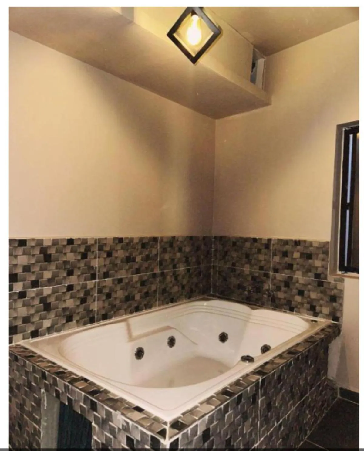 Hot Tub in History Center Hotel