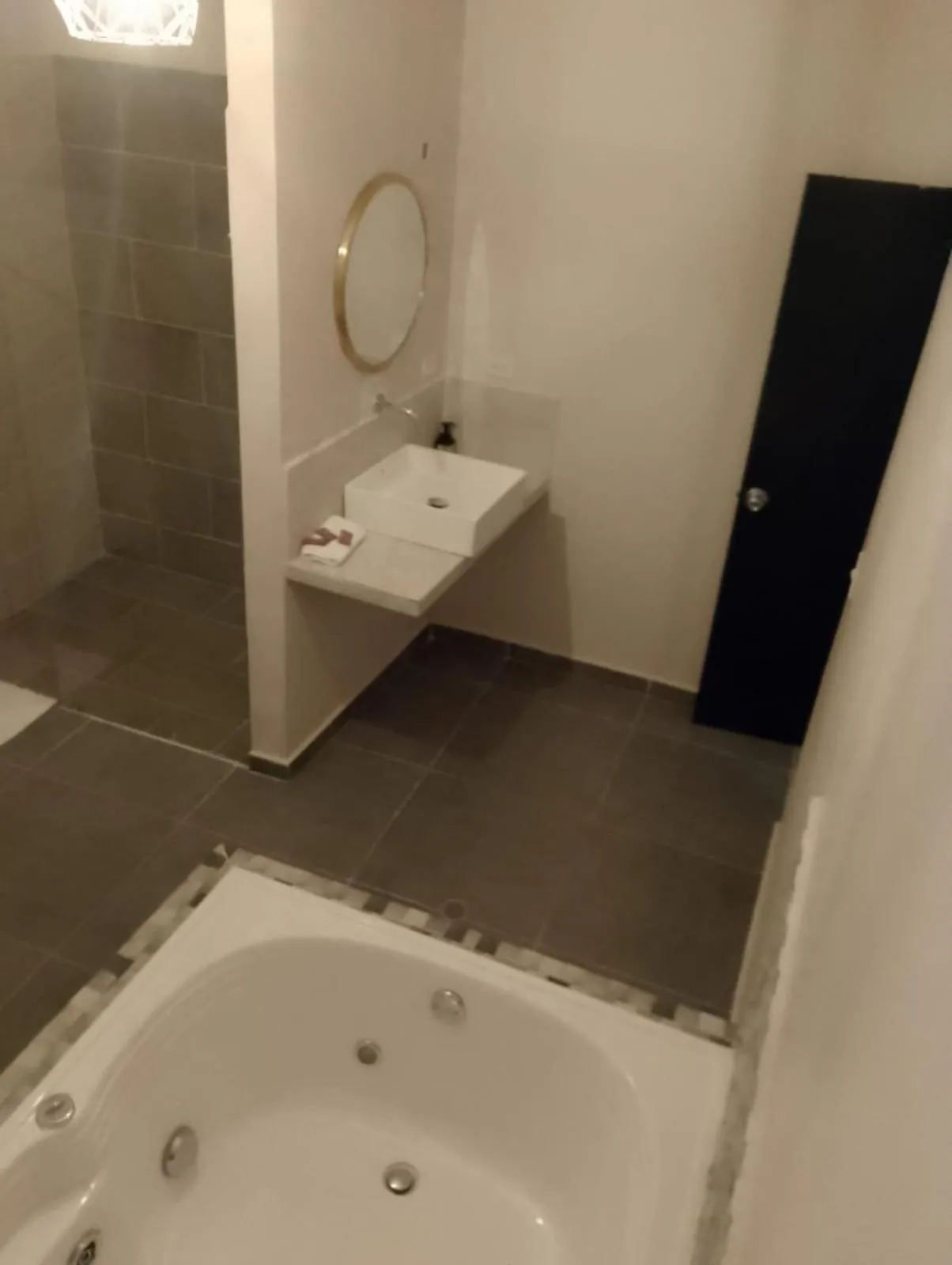 Shower in History Center Hotel