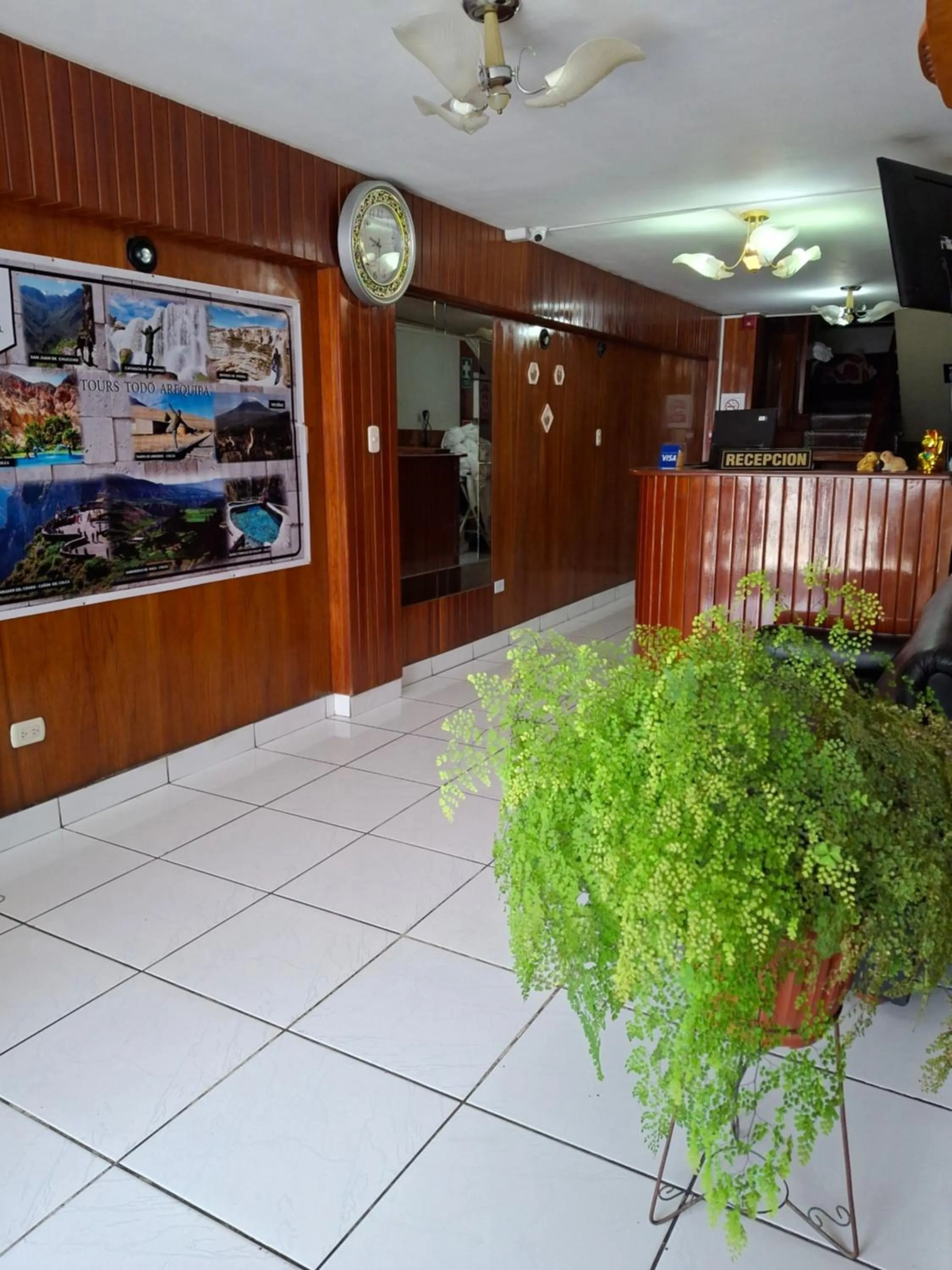 Lobby or reception in Hotel Sideral AQP