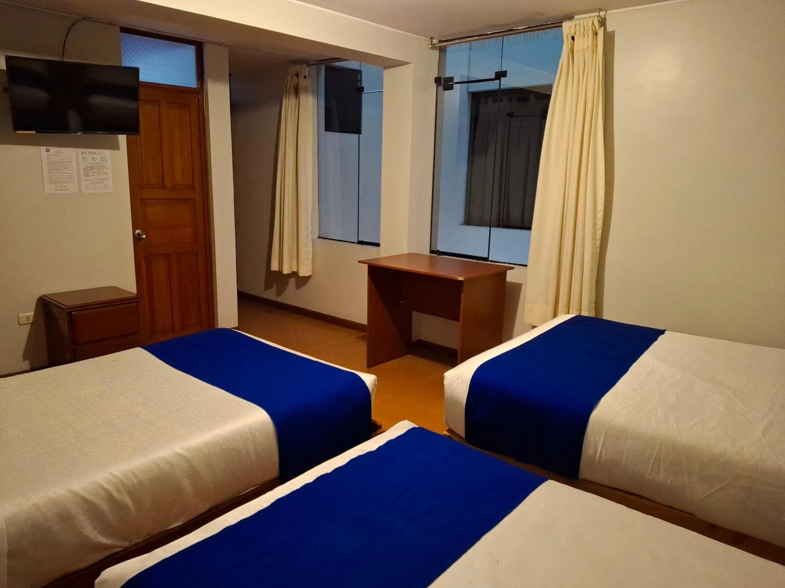 Photo of the whole room, Bed in Hotel Sideral AQP