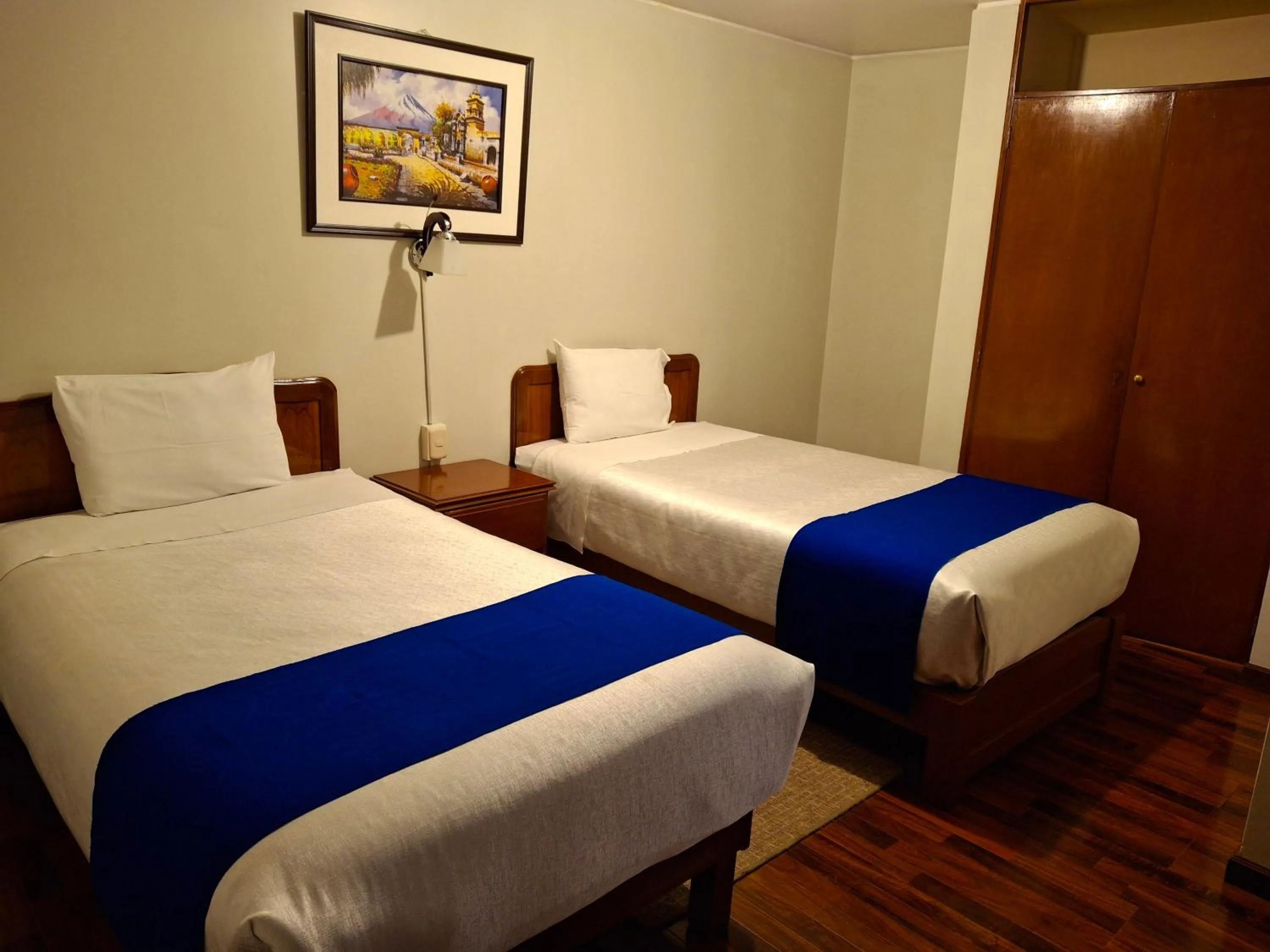 Photo of the whole room, Bed in Hotel Sideral AQP