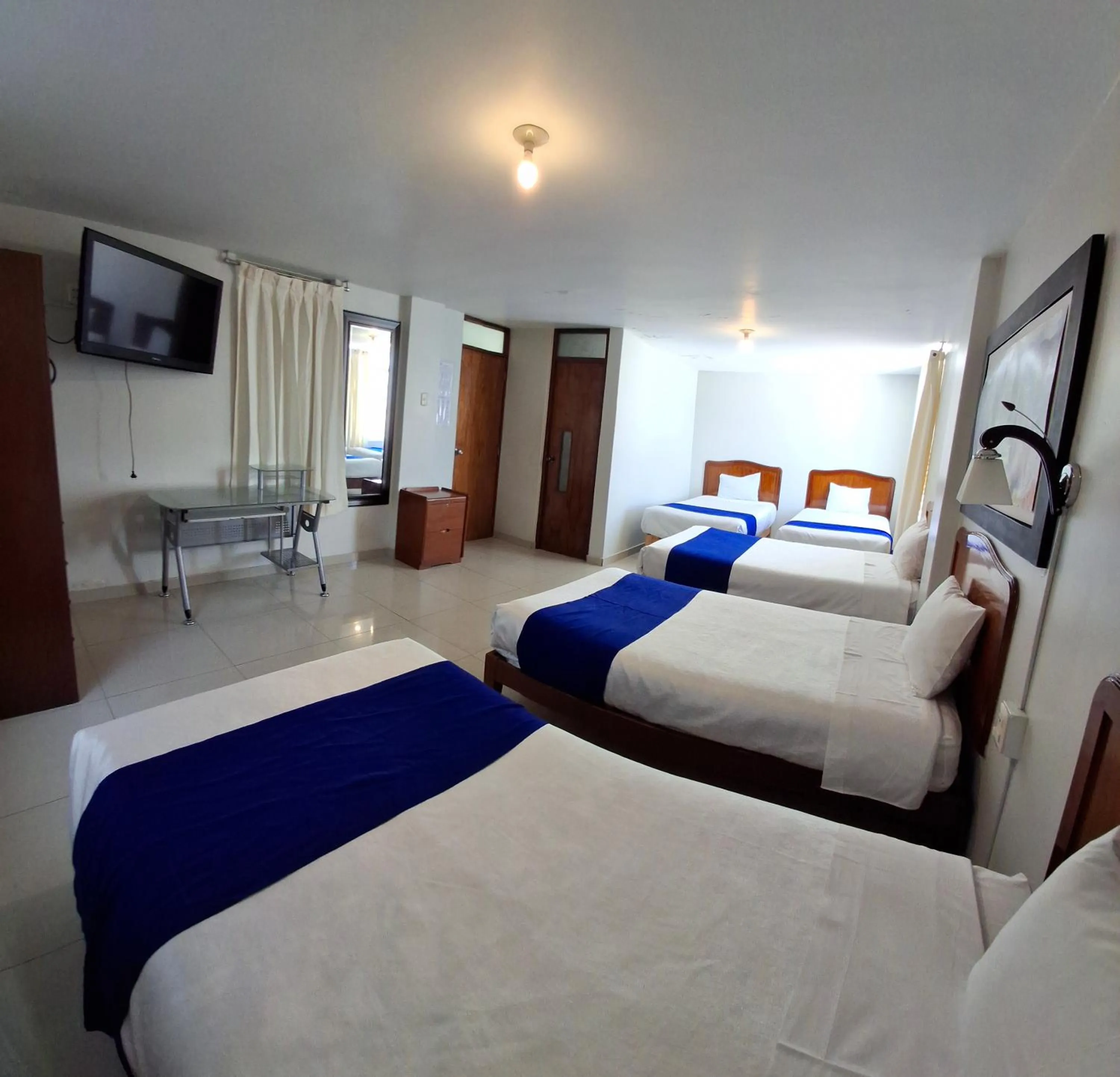 Photo of the whole room, Bed in Hotel Sideral AQP