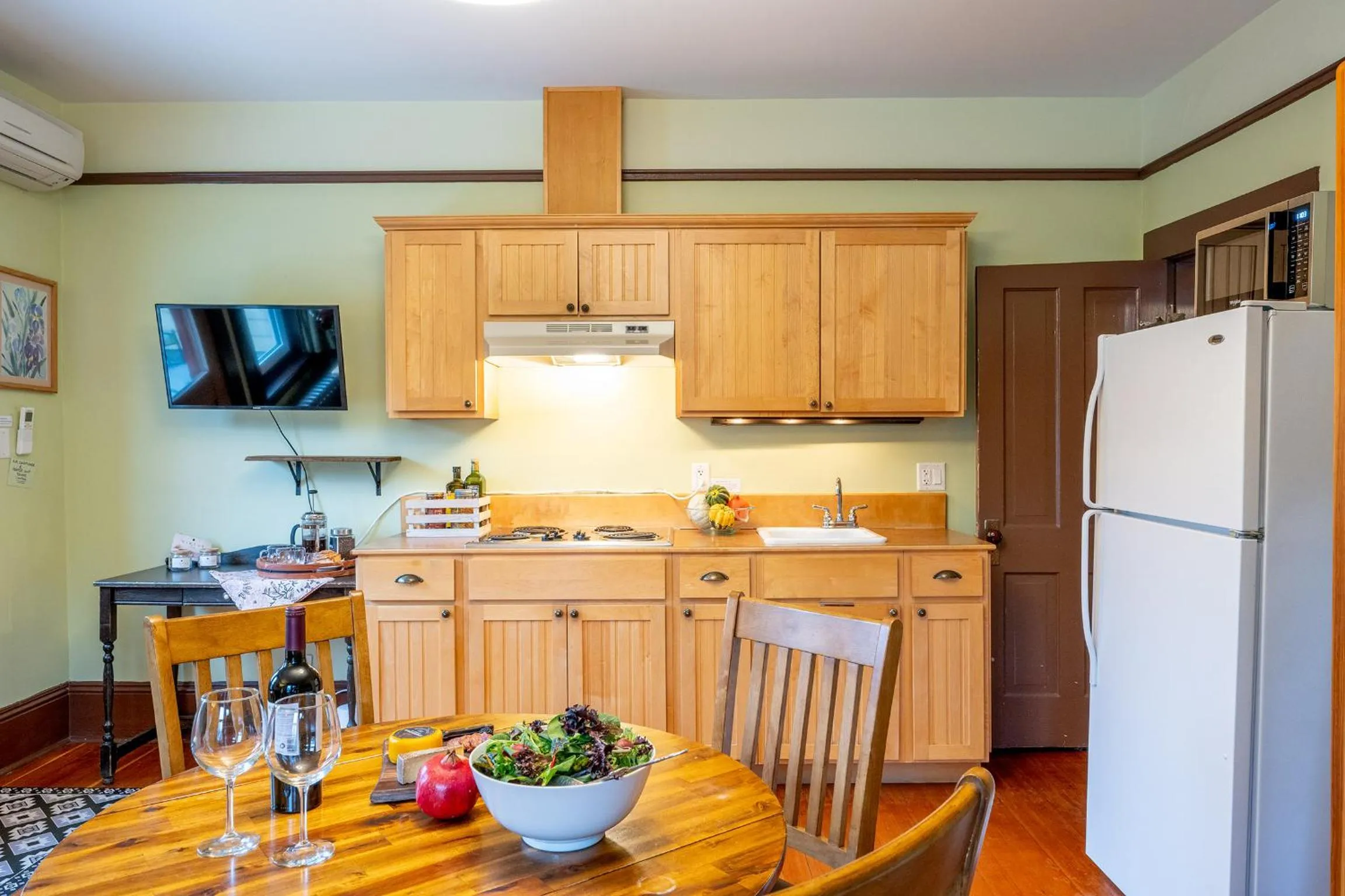 Dining area in Victoria Falls House Inn