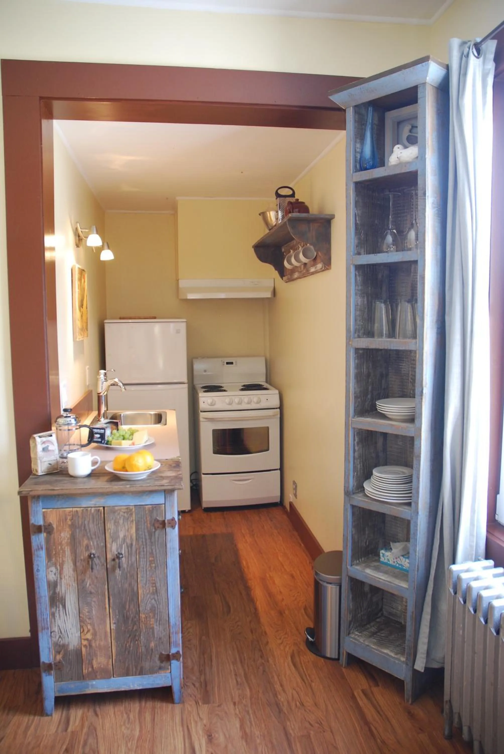 Kitchen or kitchenette in Victoria Falls House Inn