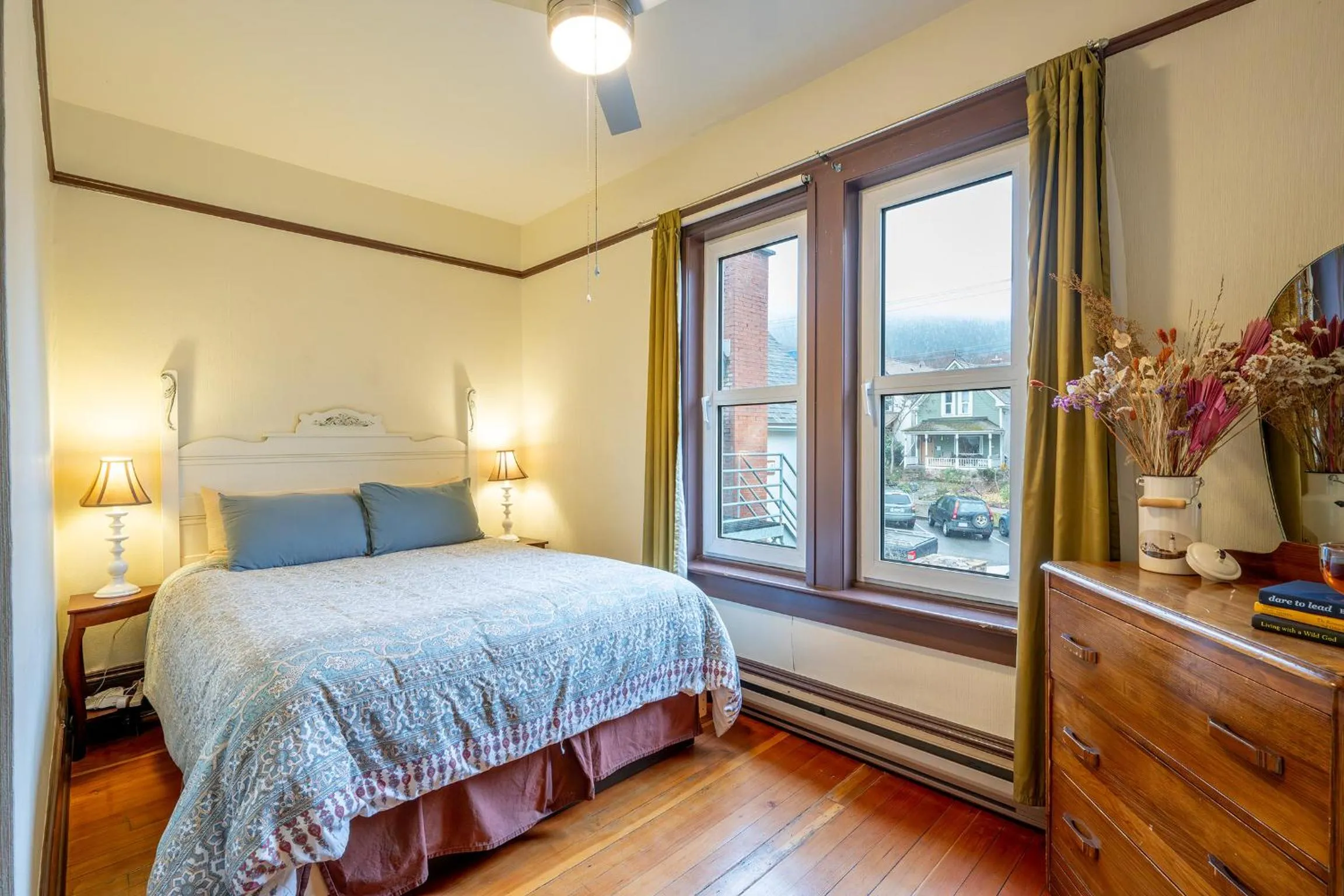 Bedroom, Bed in Victoria Falls House Inn