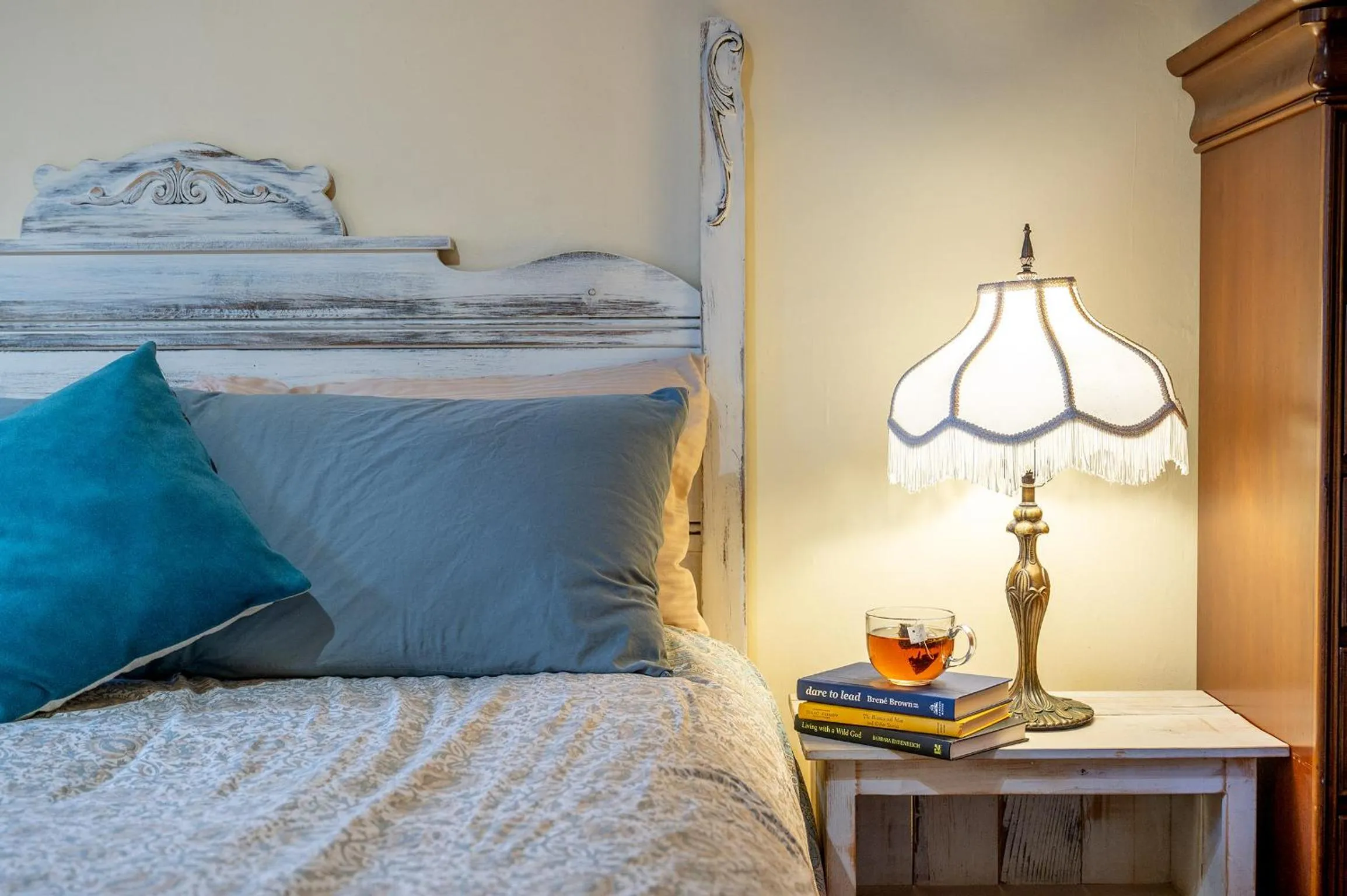 Bed in Victoria Falls House Inn