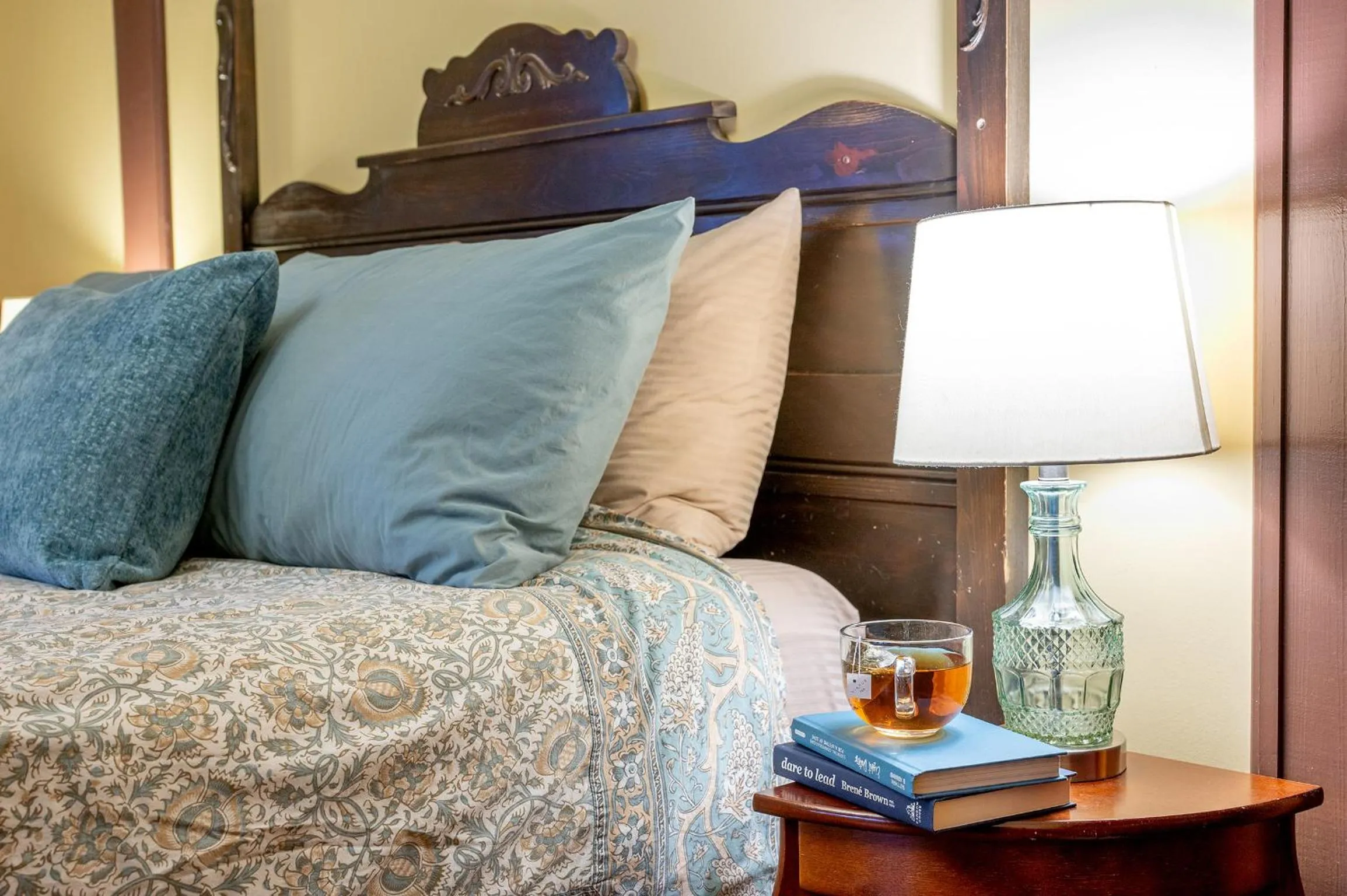 Bed in Victoria Falls House Inn