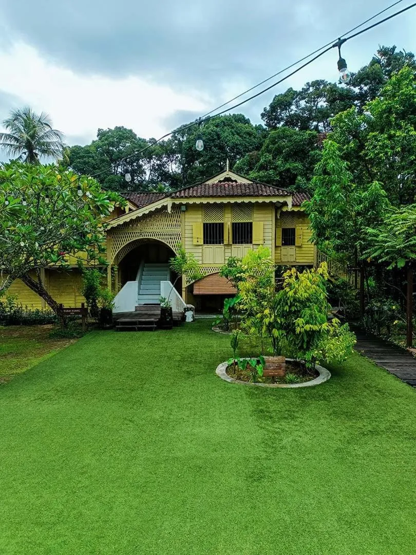 Property building in Bagas Zakariah Orchard Lodge