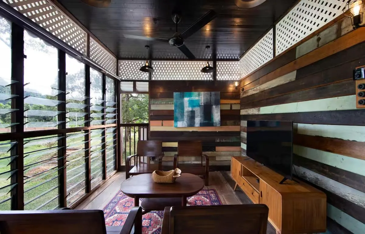 Living room in Bagas Zakariah Orchard Lodge