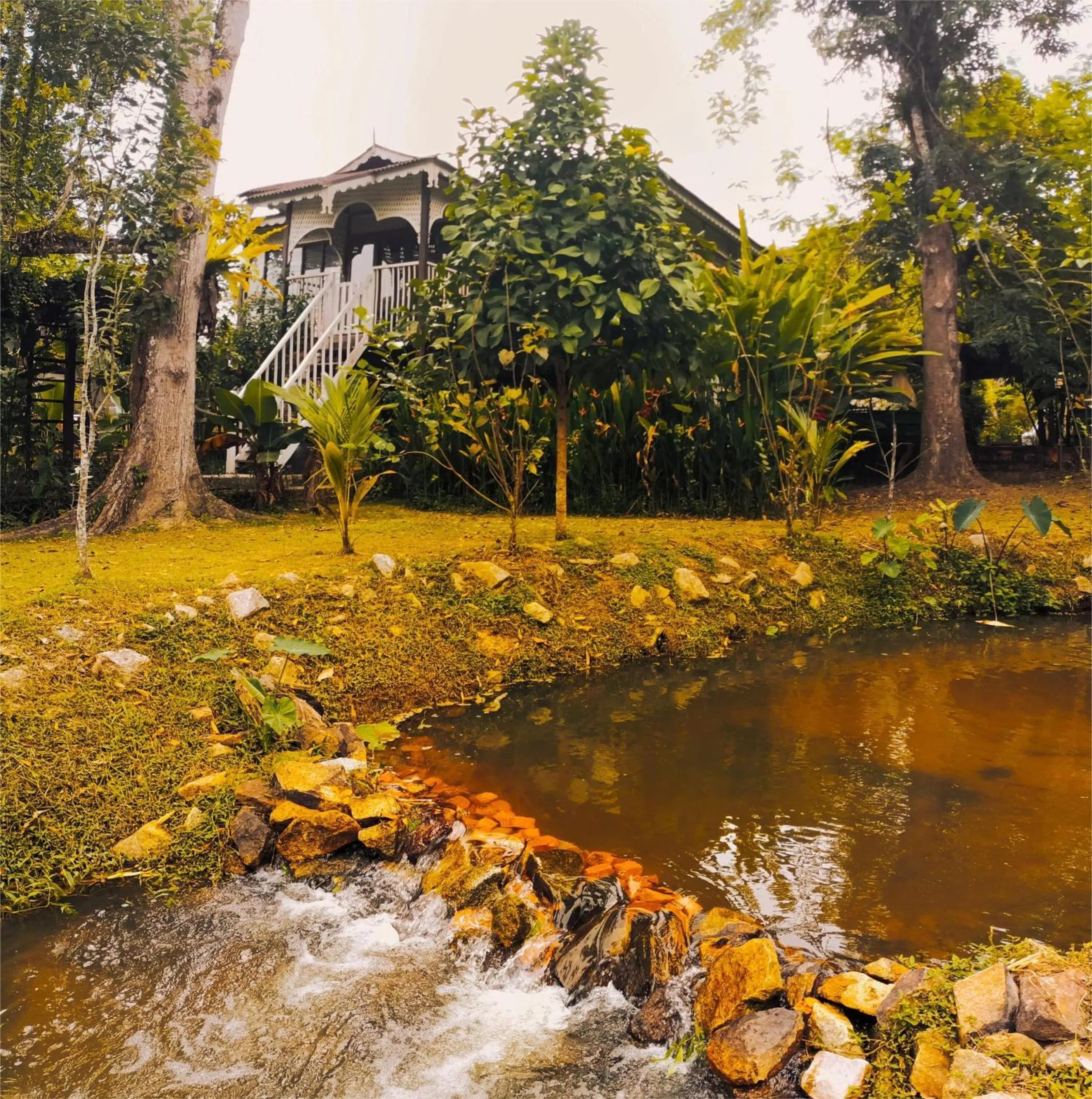 Day in Bagas Zakariah Orchard Lodge