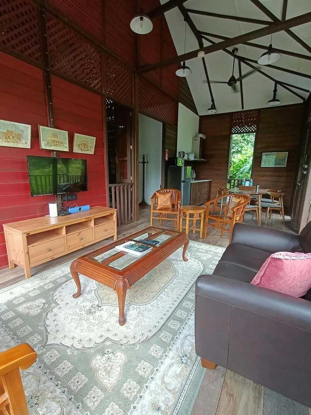 Living room in Bagas Zakariah Orchard Lodge