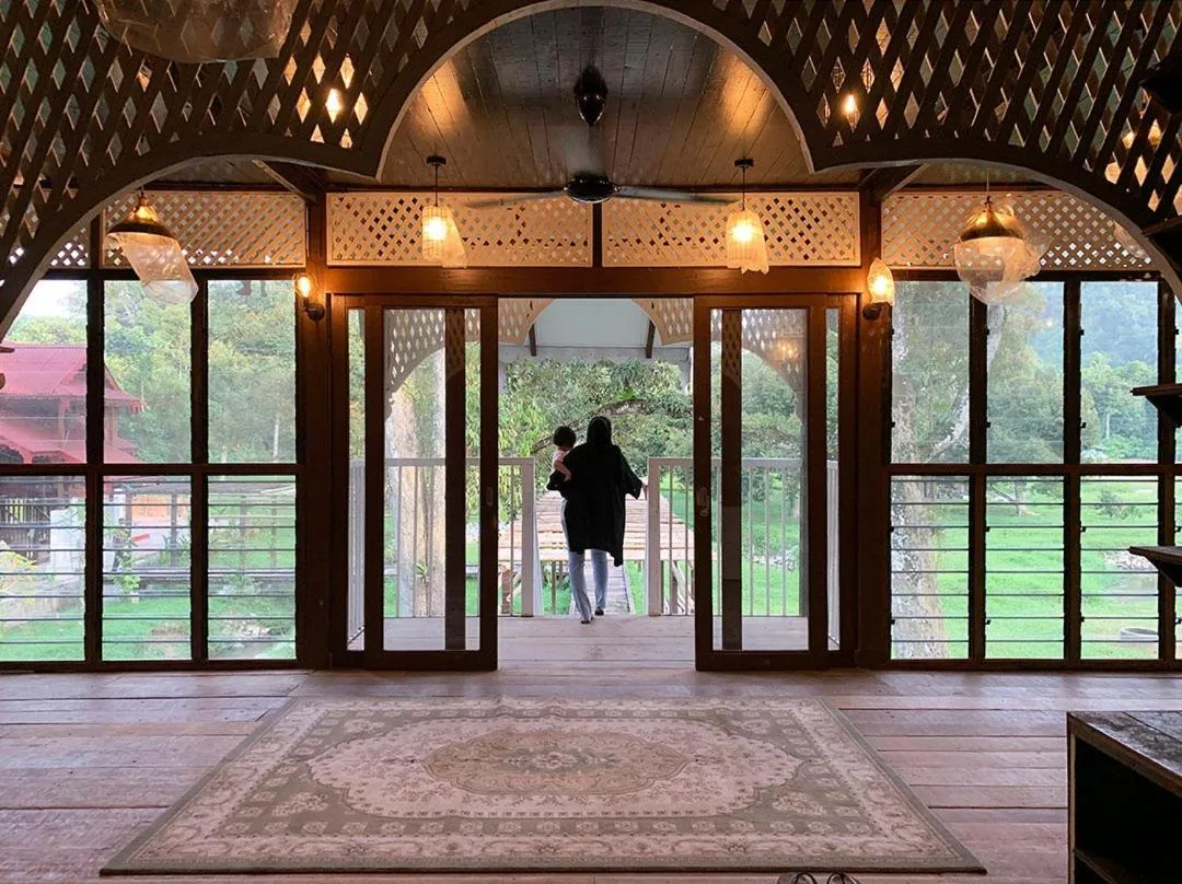 Guests in Bagas Zakariah Orchard Lodge