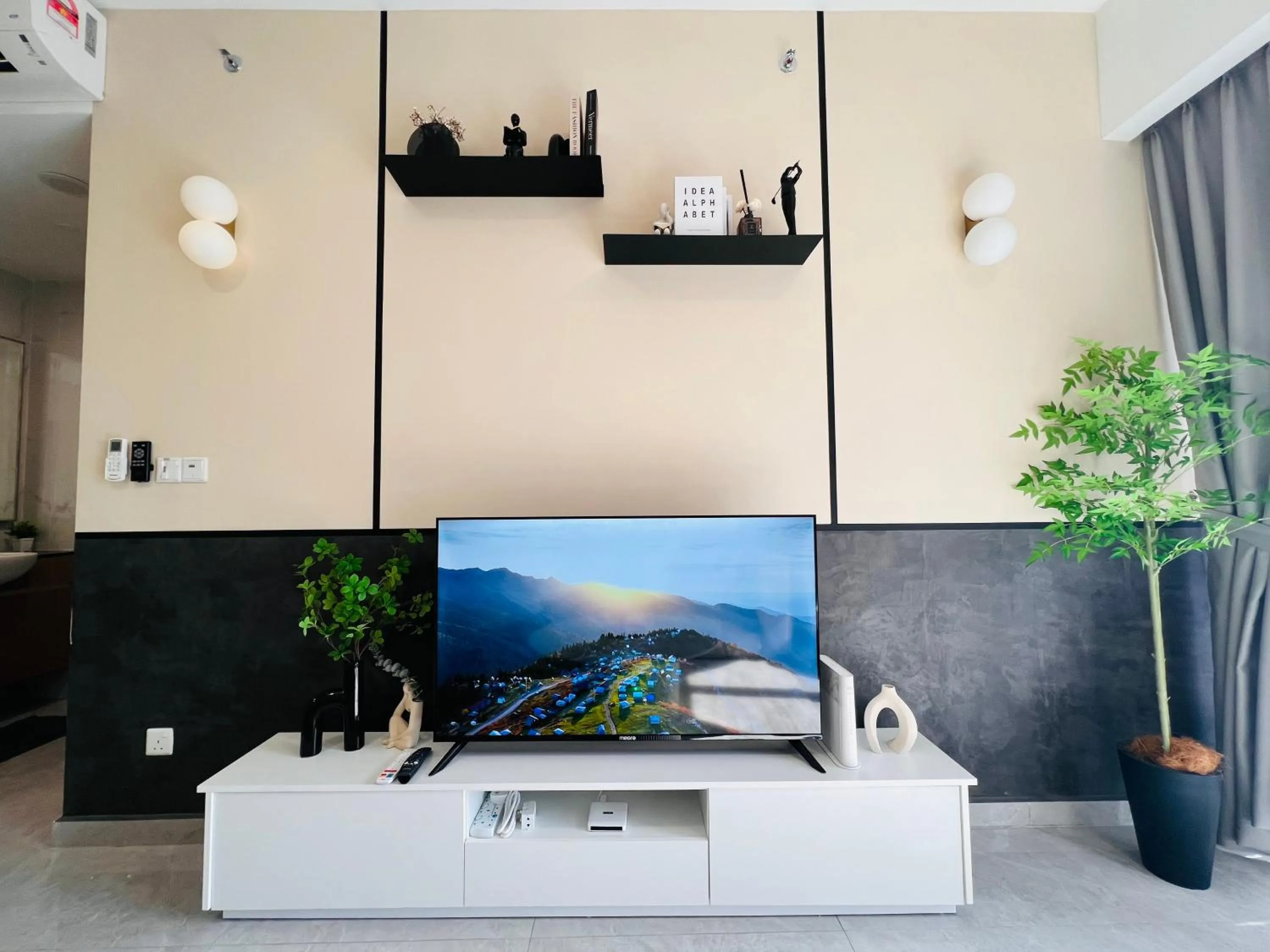 TV and multimedia in Agile Bukit Bintang by DeUrban