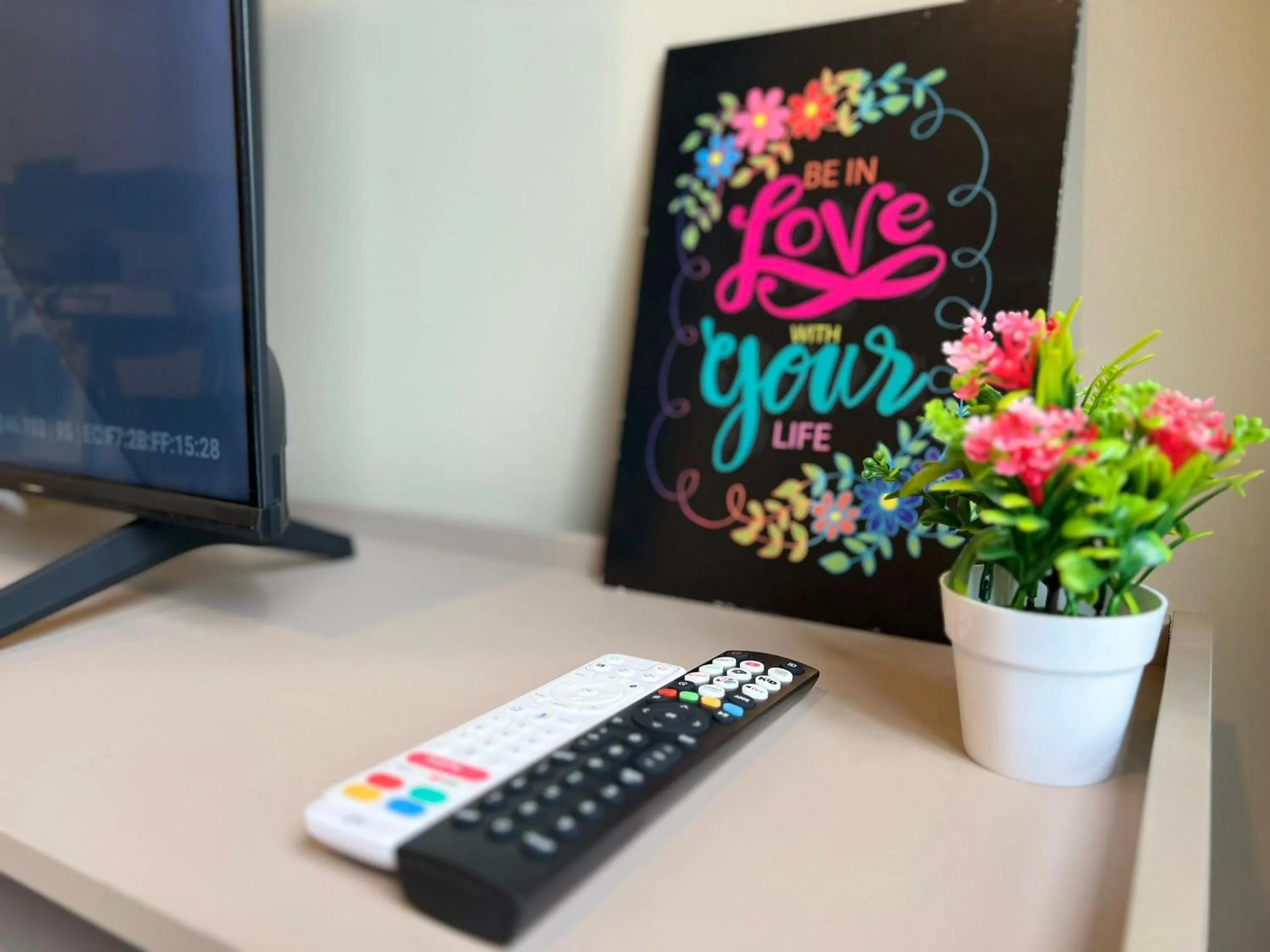 TV and multimedia in Agile Bukit Bintang by DeUrban