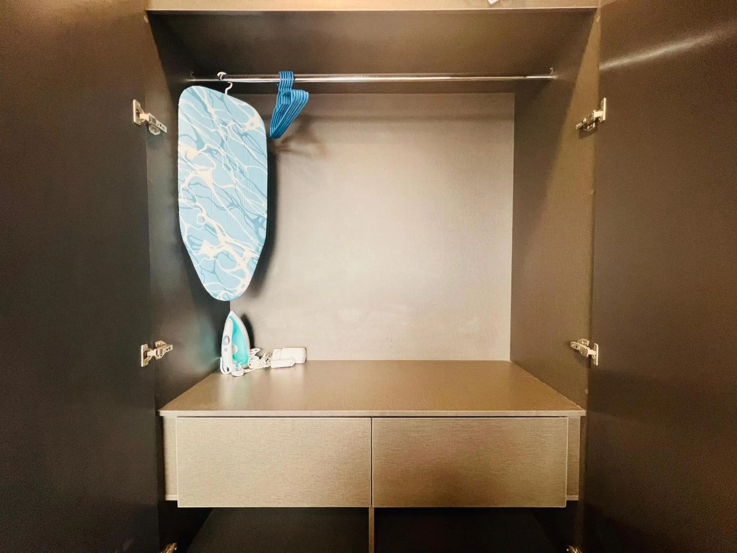 wardrobe in Agile Bukit Bintang by DeUrban