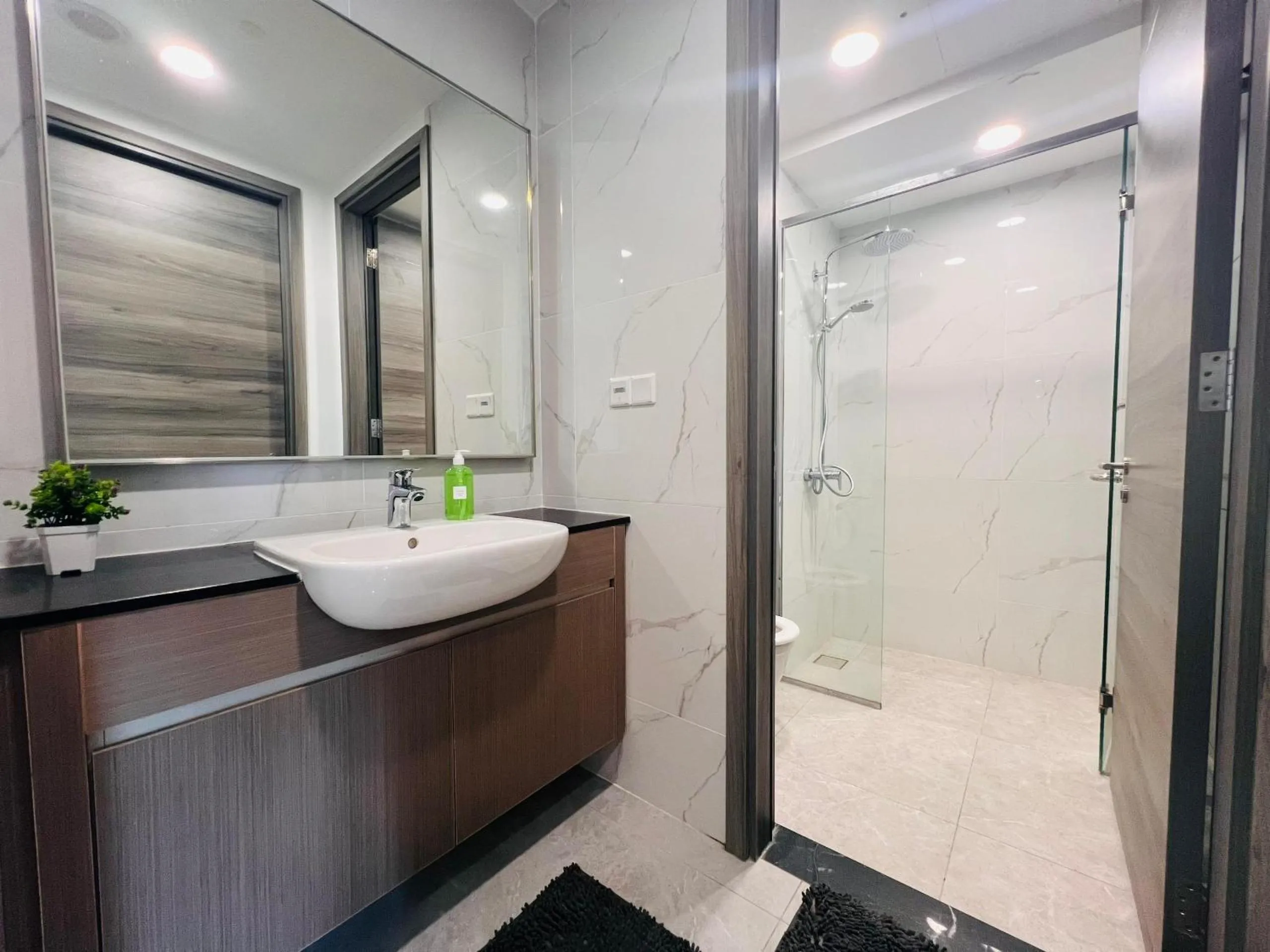 Shower in Agile Bukit Bintang by DeUrban