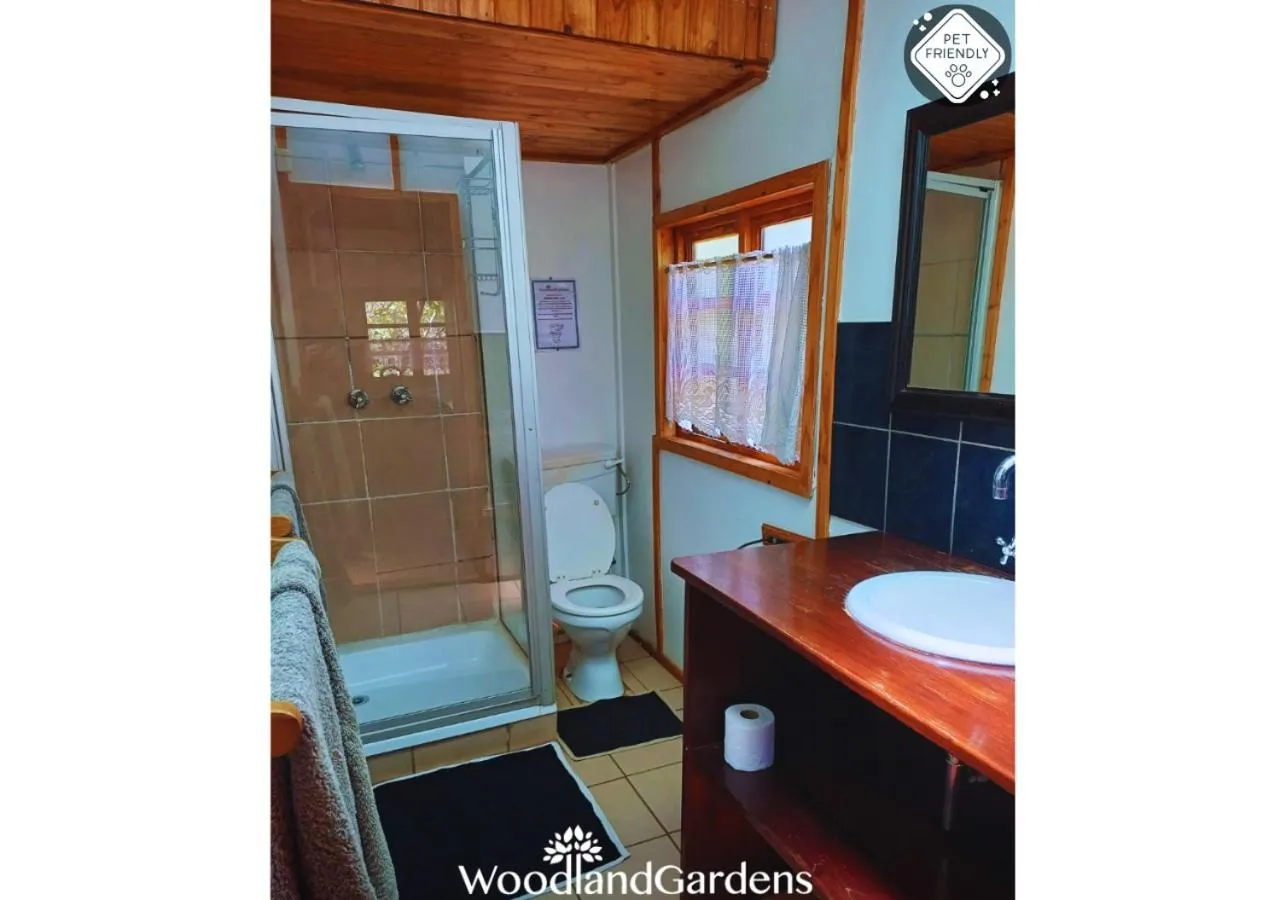 Shower in Woodland Gardens Self catering Pet Friendly Lodge