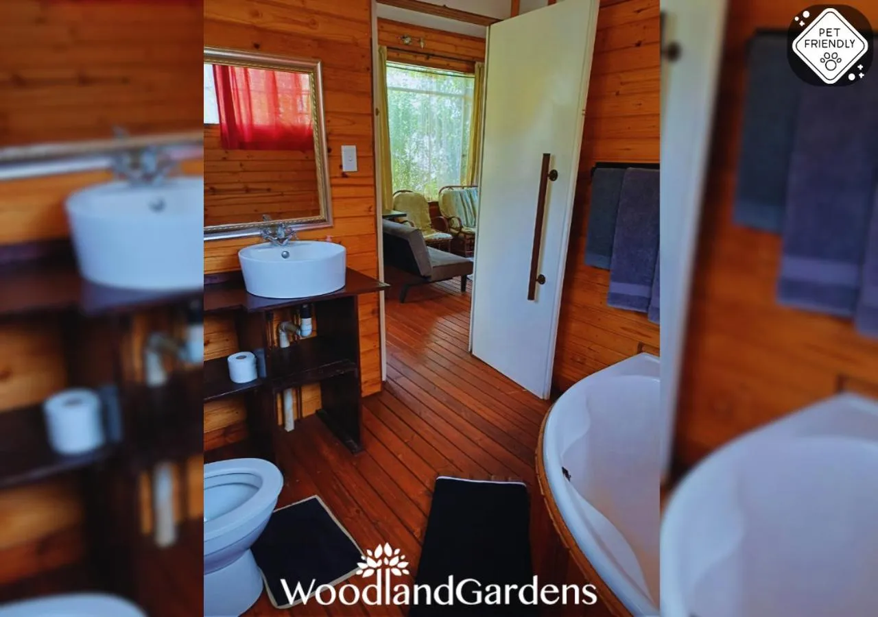 Toilet in Woodland Gardens Self catering Pet Friendly Lodge