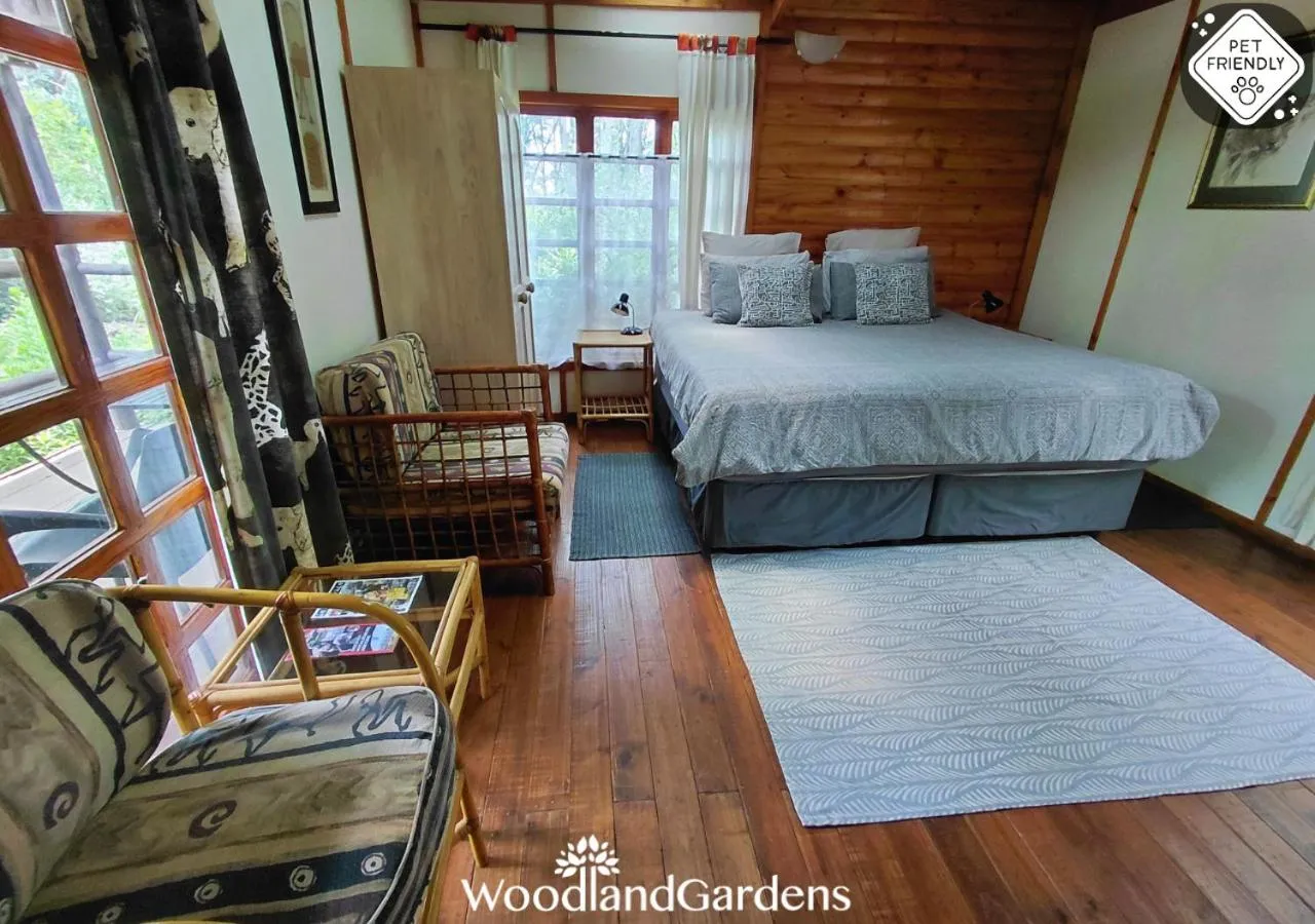 Bed in Woodland Gardens Self catering Pet Friendly Lodge