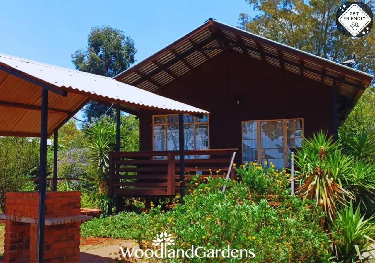Weaver cottage in Woodland Gardens Pet Friendly Lodge Weaver cottage in Woodland Gardens Pet Friendly Lodge