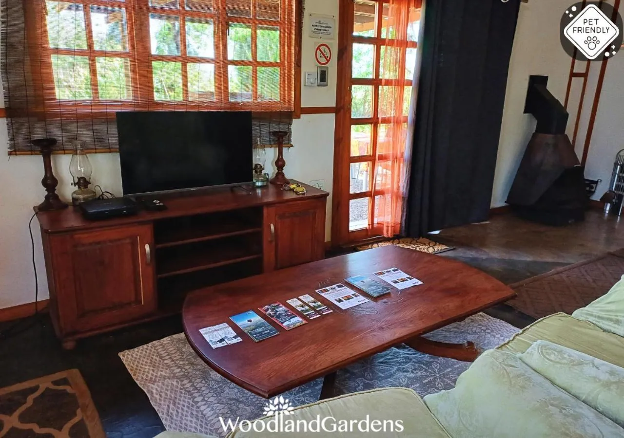 TV and multimedia, Bed in Woodland Gardens Self catering Pet Friendly Lodge