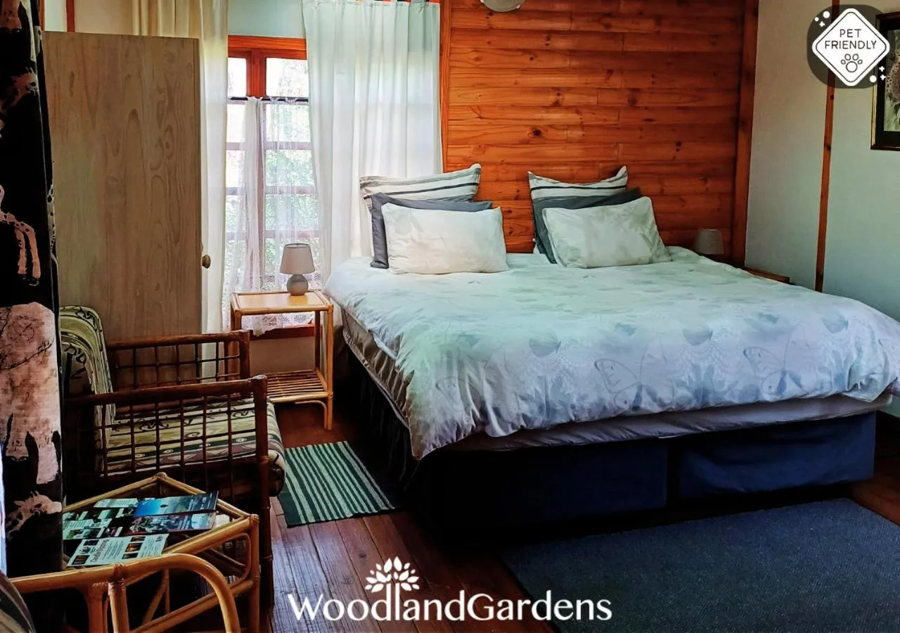 Bed in Woodland Gardens Self catering Pet Friendly Lodge