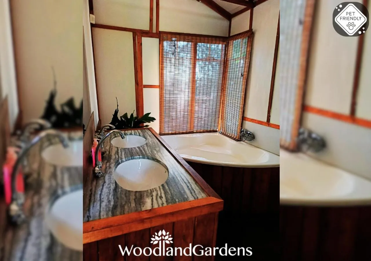 Bathroom in Woodland Gardens Self catering Pet Friendly Lodge