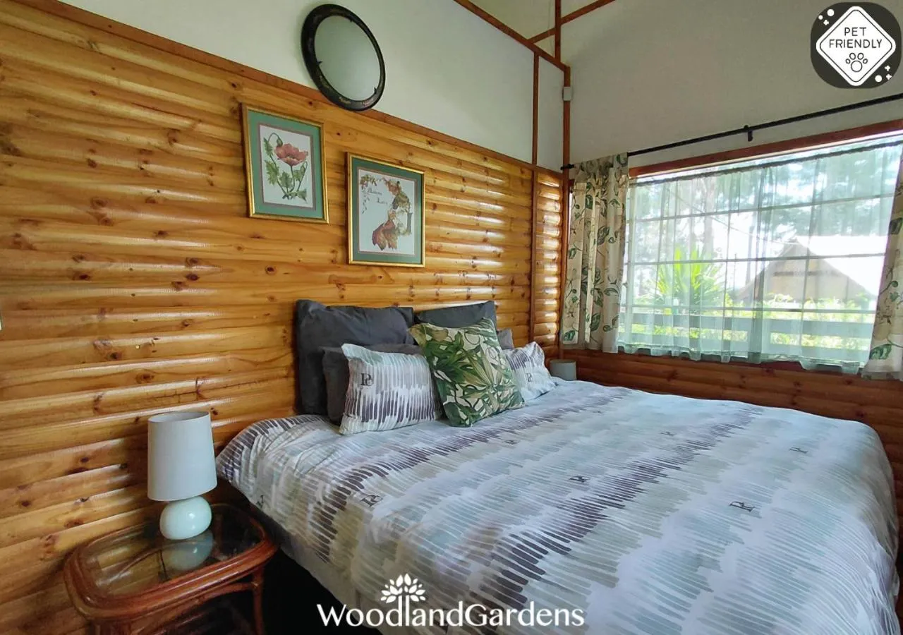 Bed in Woodland Gardens Self catering Pet Friendly Lodge