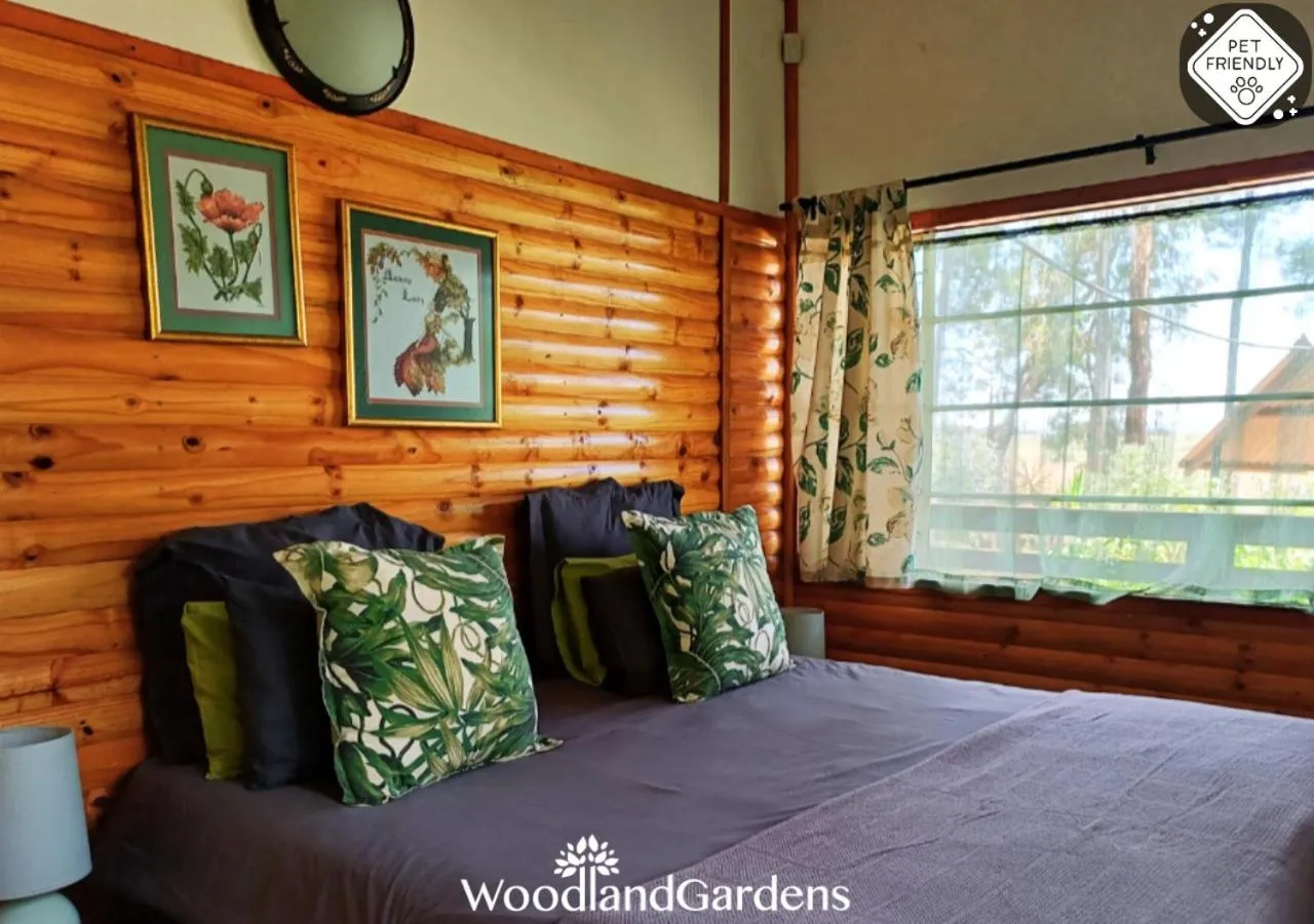 Bedroom, Bed in Woodland Gardens Self catering Pet Friendly Lodge