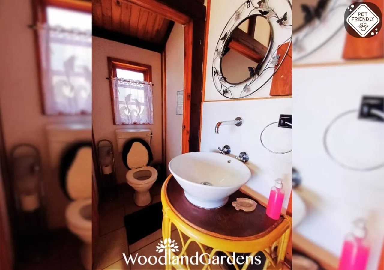 Toilet in Woodland Gardens Self catering Pet Friendly Lodge
