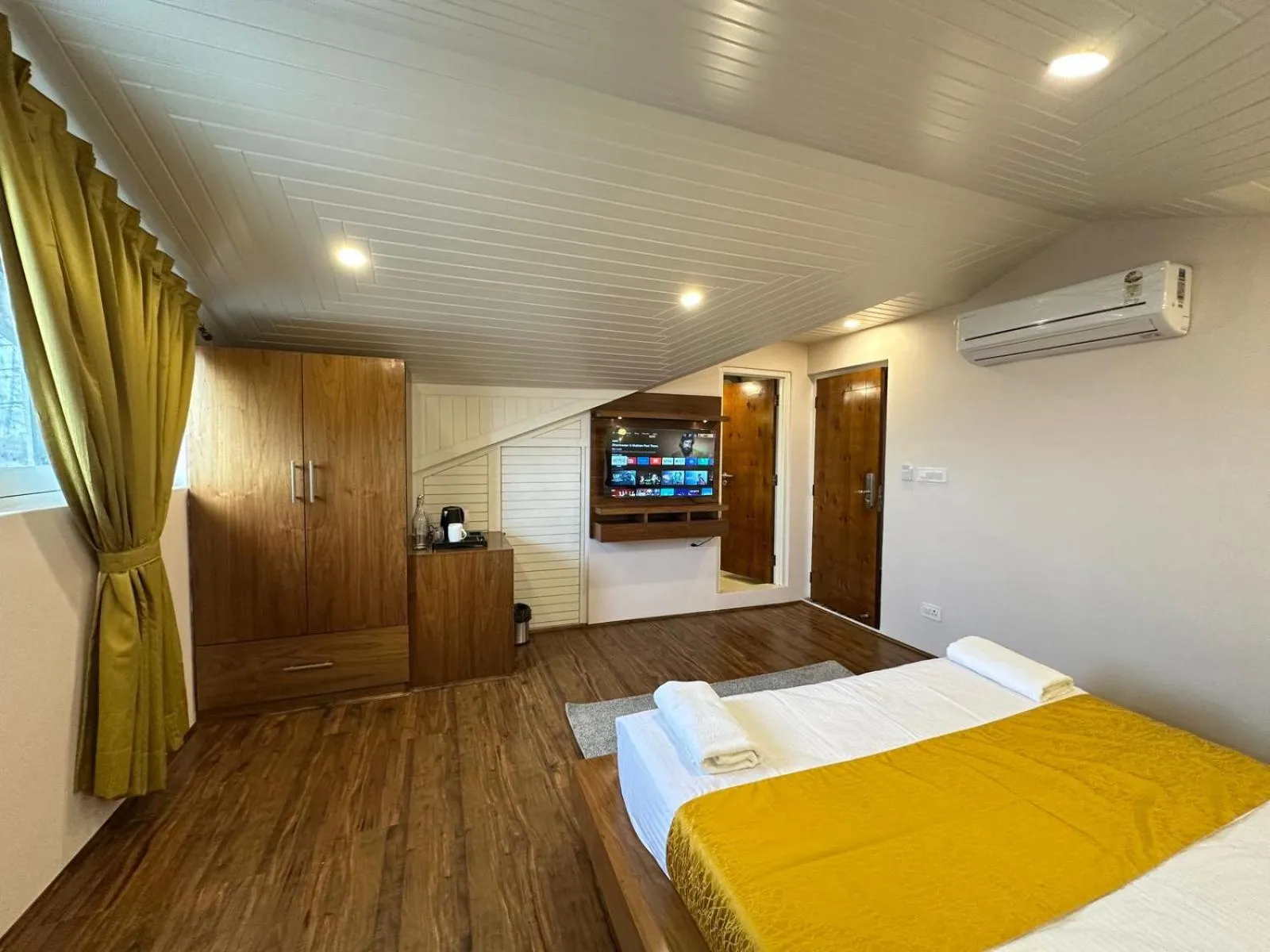 Bed in Luxe Haven Residency