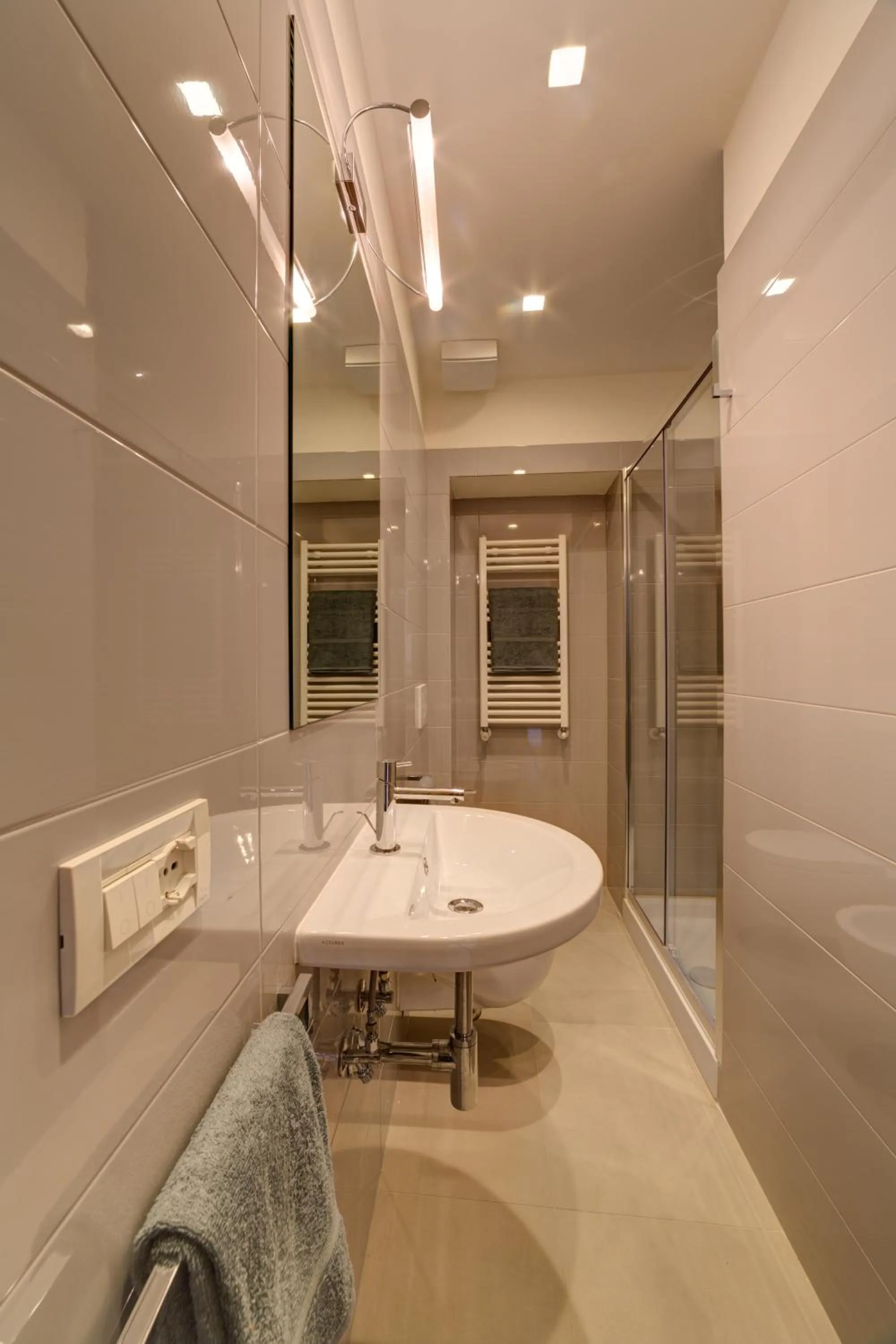 Shower in Palazzo Mannaioni Suites